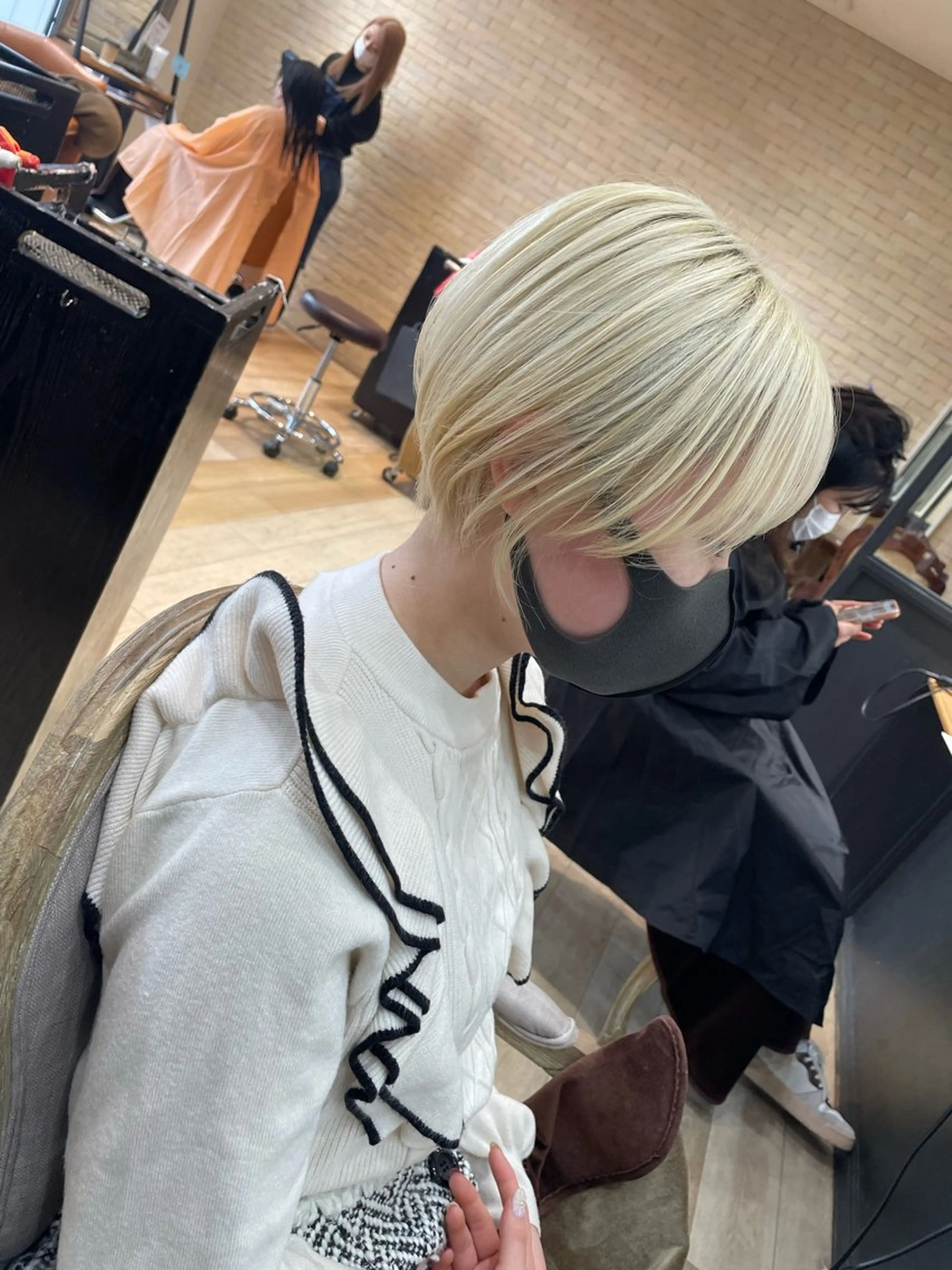 ショート カラー 生尾 虹水のヘアスタイル