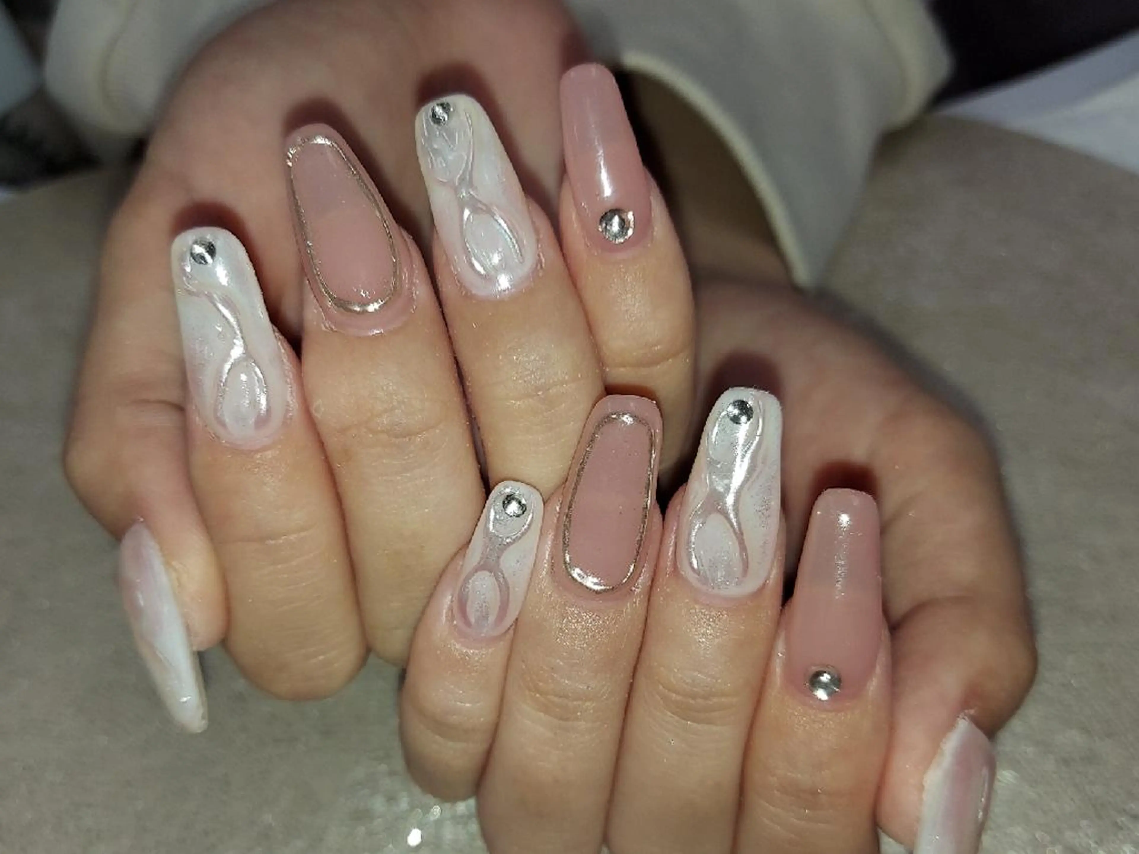 ネイル アートネイル ジェルネイル 持ち込み ニュアンスネイル パラジェル 河野ちえ (雑誌掲載サロン)のネイルデザイン