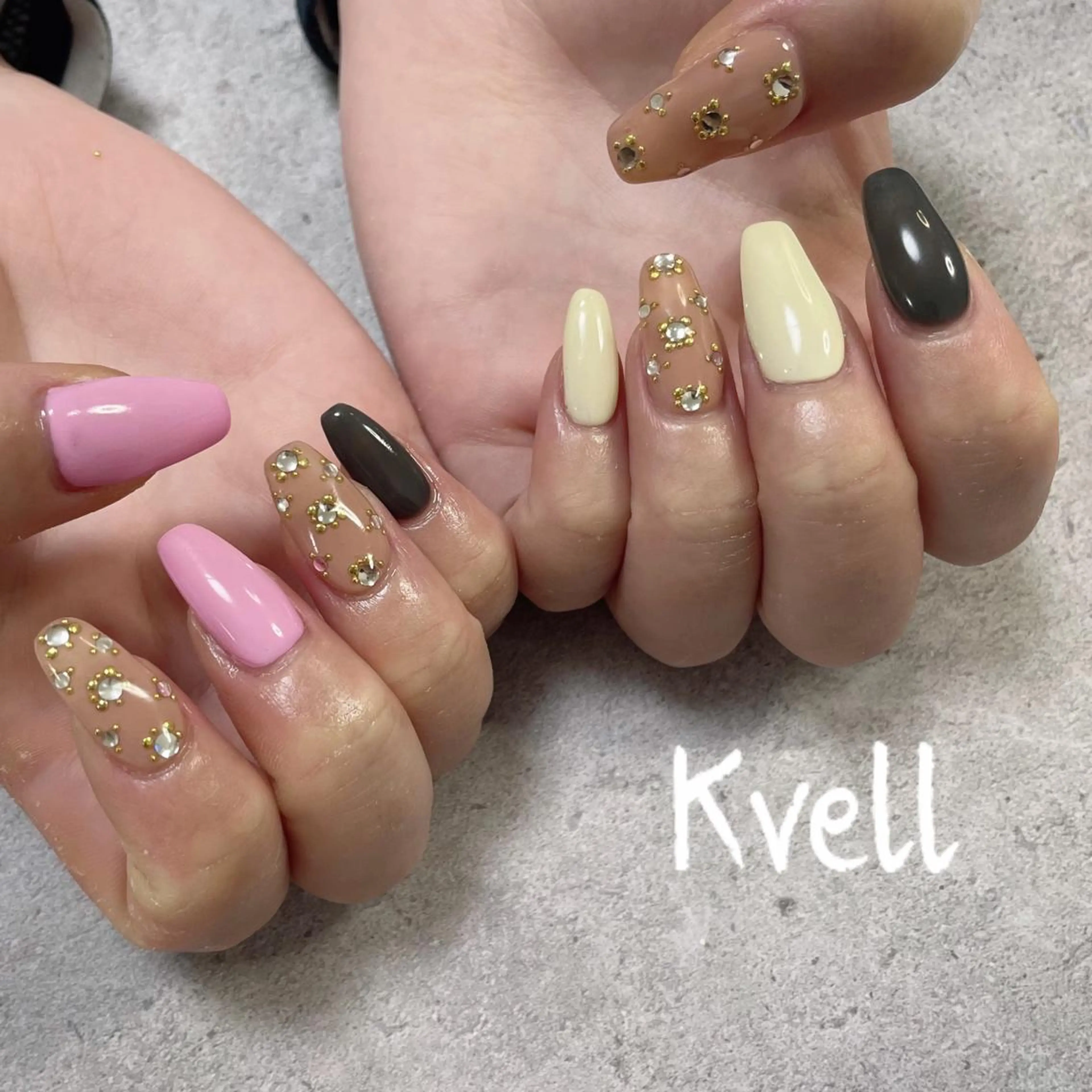 ネイル キラキラネイル ハンドネイル nail salon  Kvell所属・nailsalon Kvellのネイルデザイン