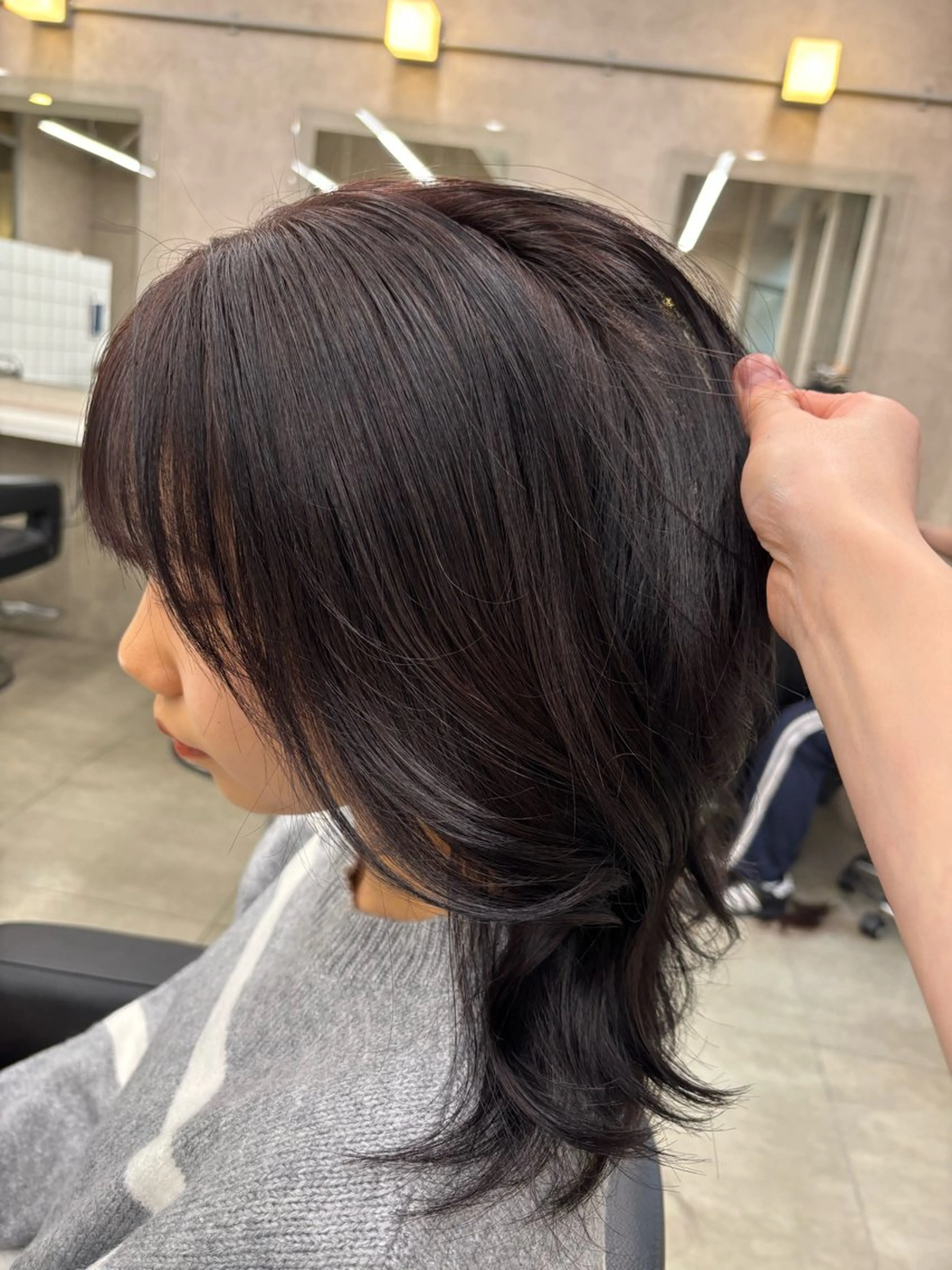 セミロング カラー グレージュ ラベンダーカラー ラベンダーグレー 韓国風ヘア レイヤーカット 表参道ハッシュカット レイヤー/リノンのヘアスタイル