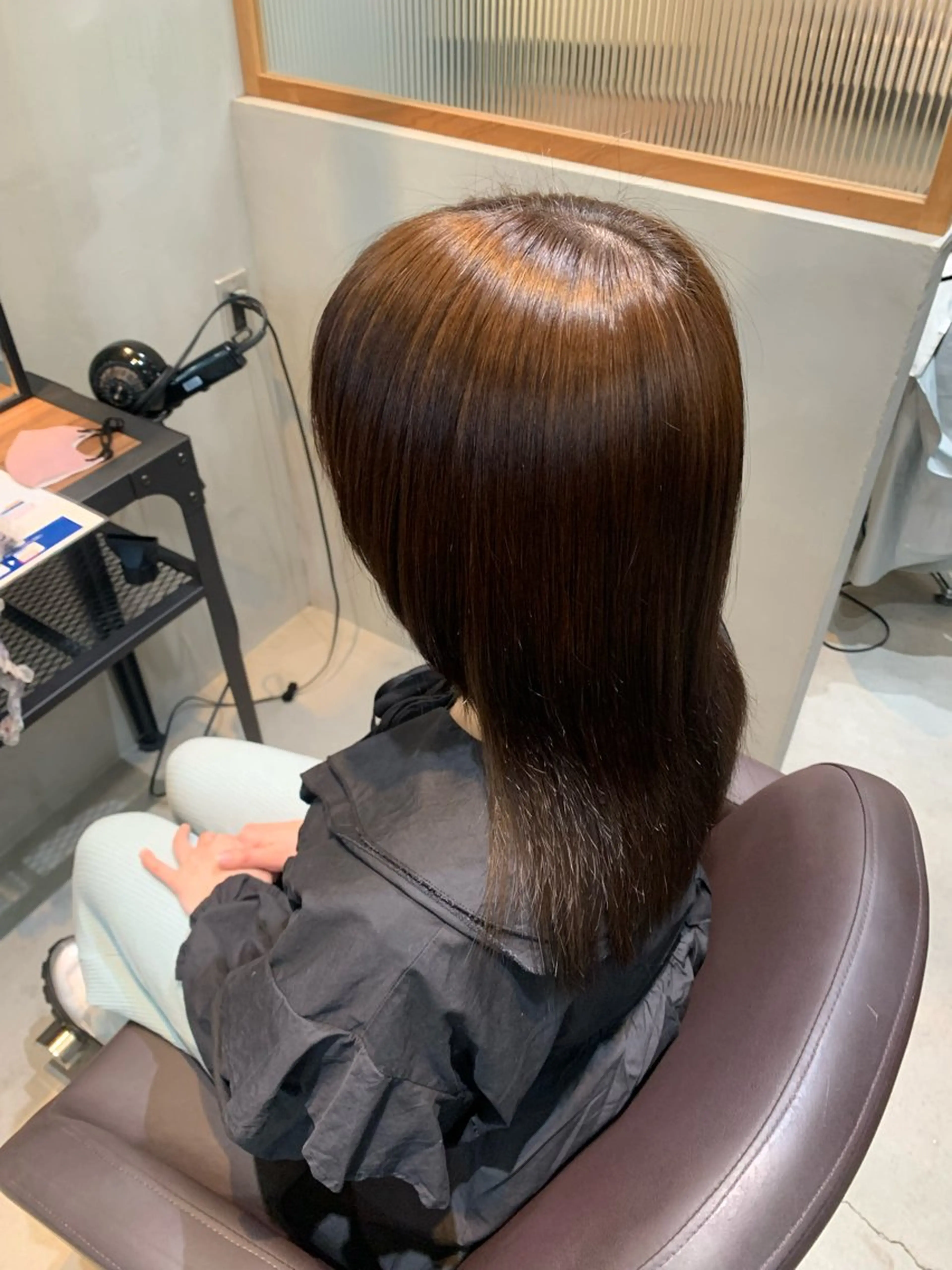 ミディアム AUBE 浅野のヘアスタイル