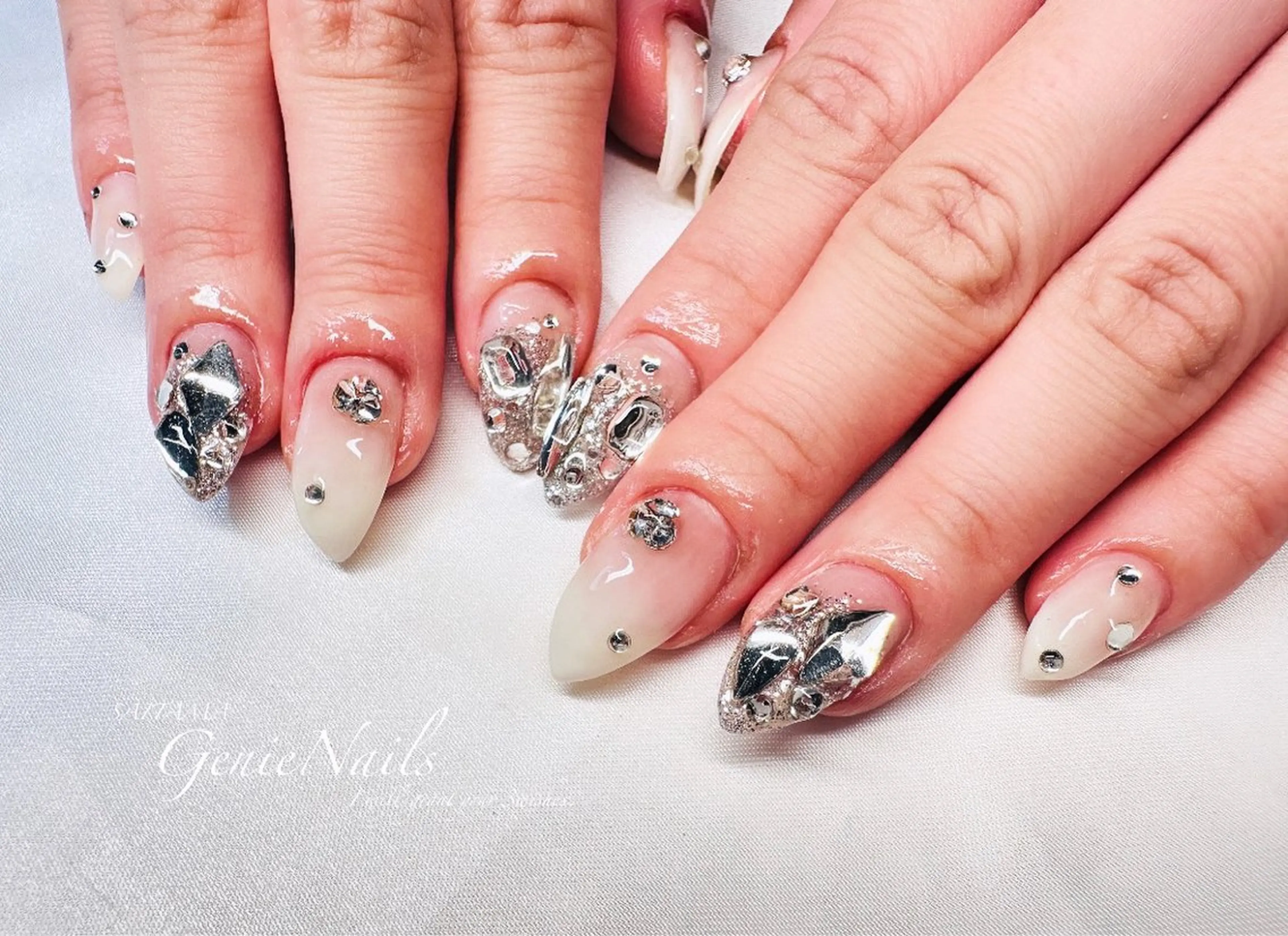 メンズ ネイル アートネイル 長さ出し 氷ネイル・うるうるネイル キラキラネイル ロングネイル Genie Nailsのネイルデザイン