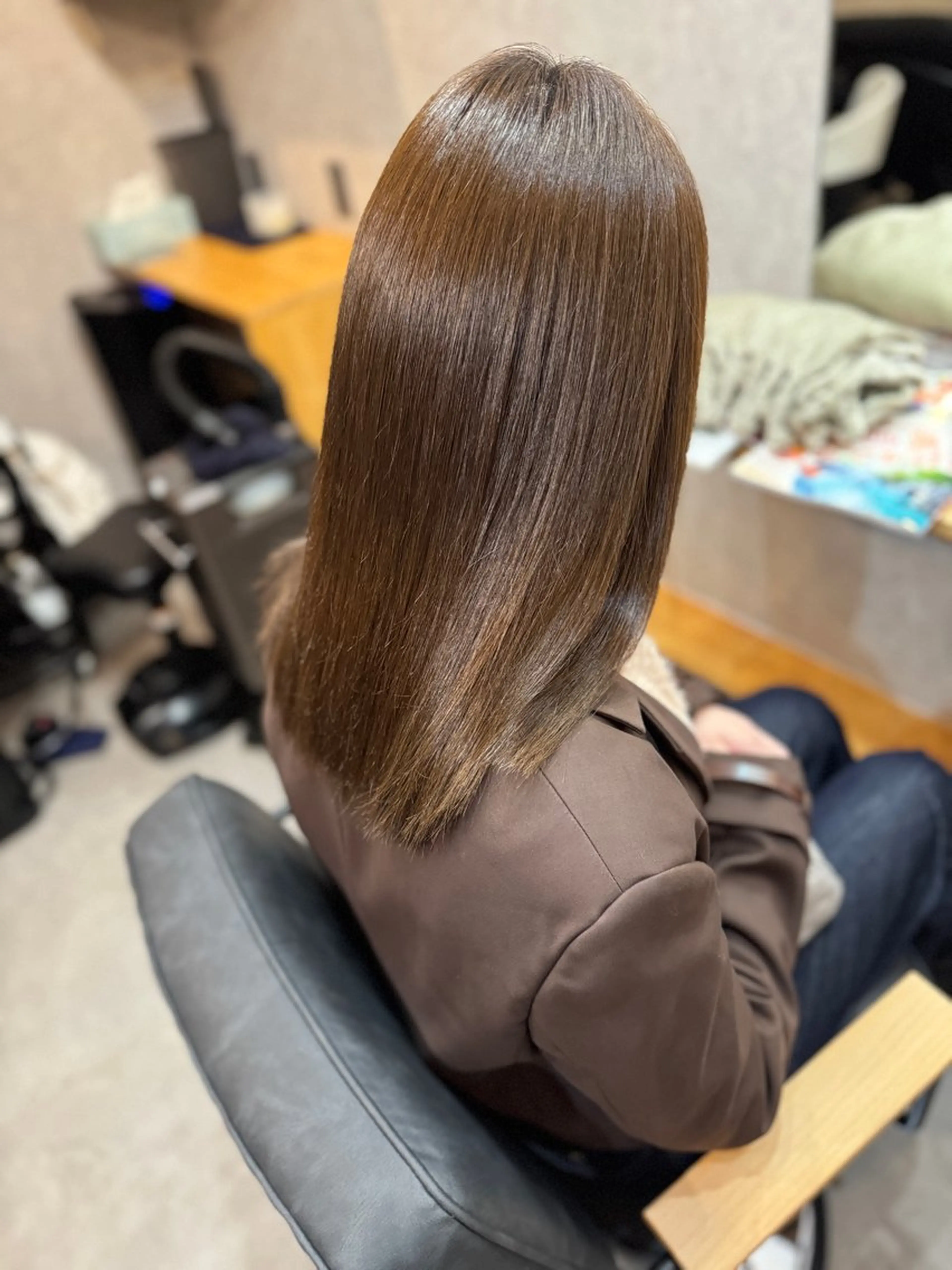 セミロング カラー ヘアカラー トリートメント ヘッドスパ 髪質改善・育髪サロンABELIA所属・大西 敦之のヘアスタイル
