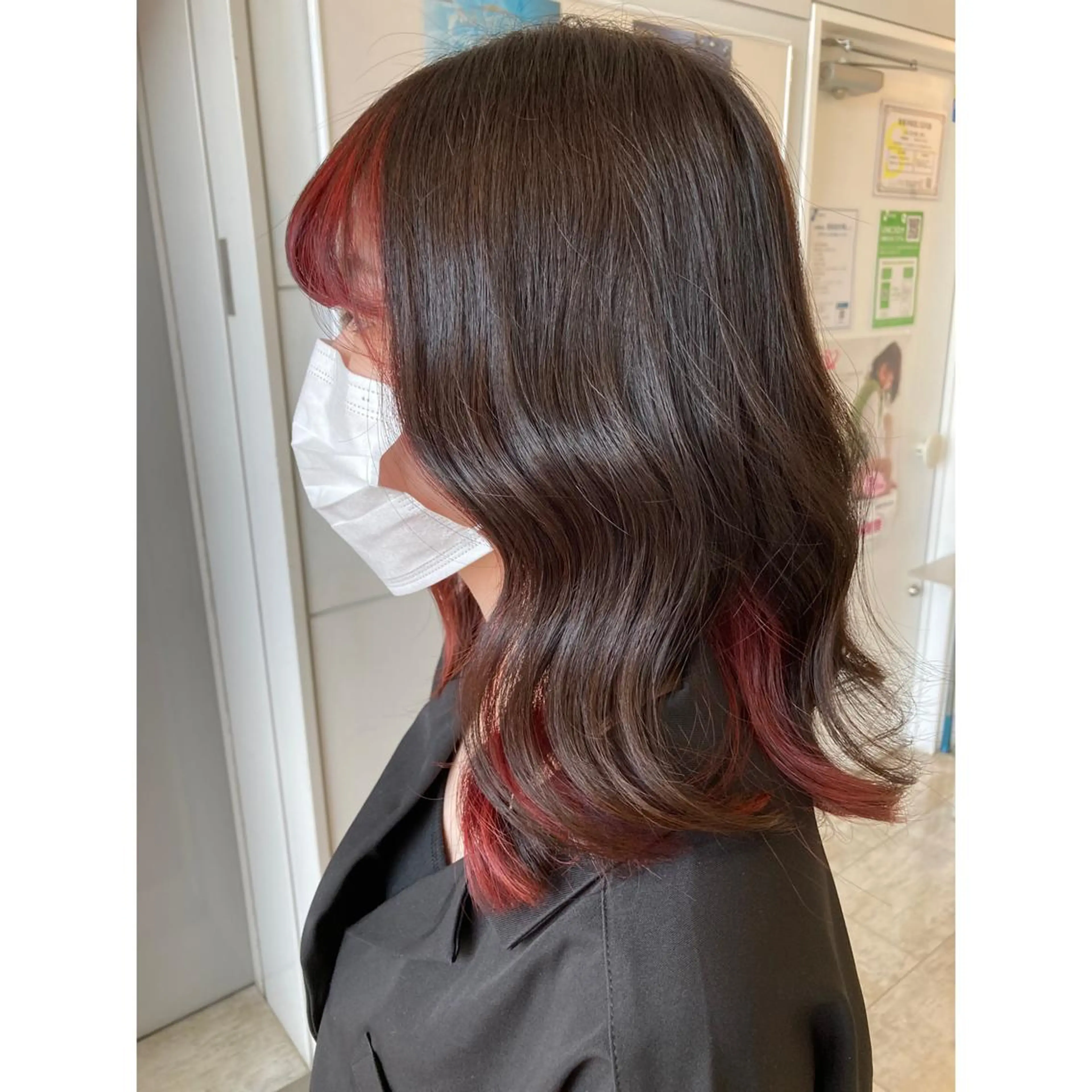 セミロング カラー インナーカラー 韓国風ヘア ヘアカラー 岩崎 裕司のヘアスタイル