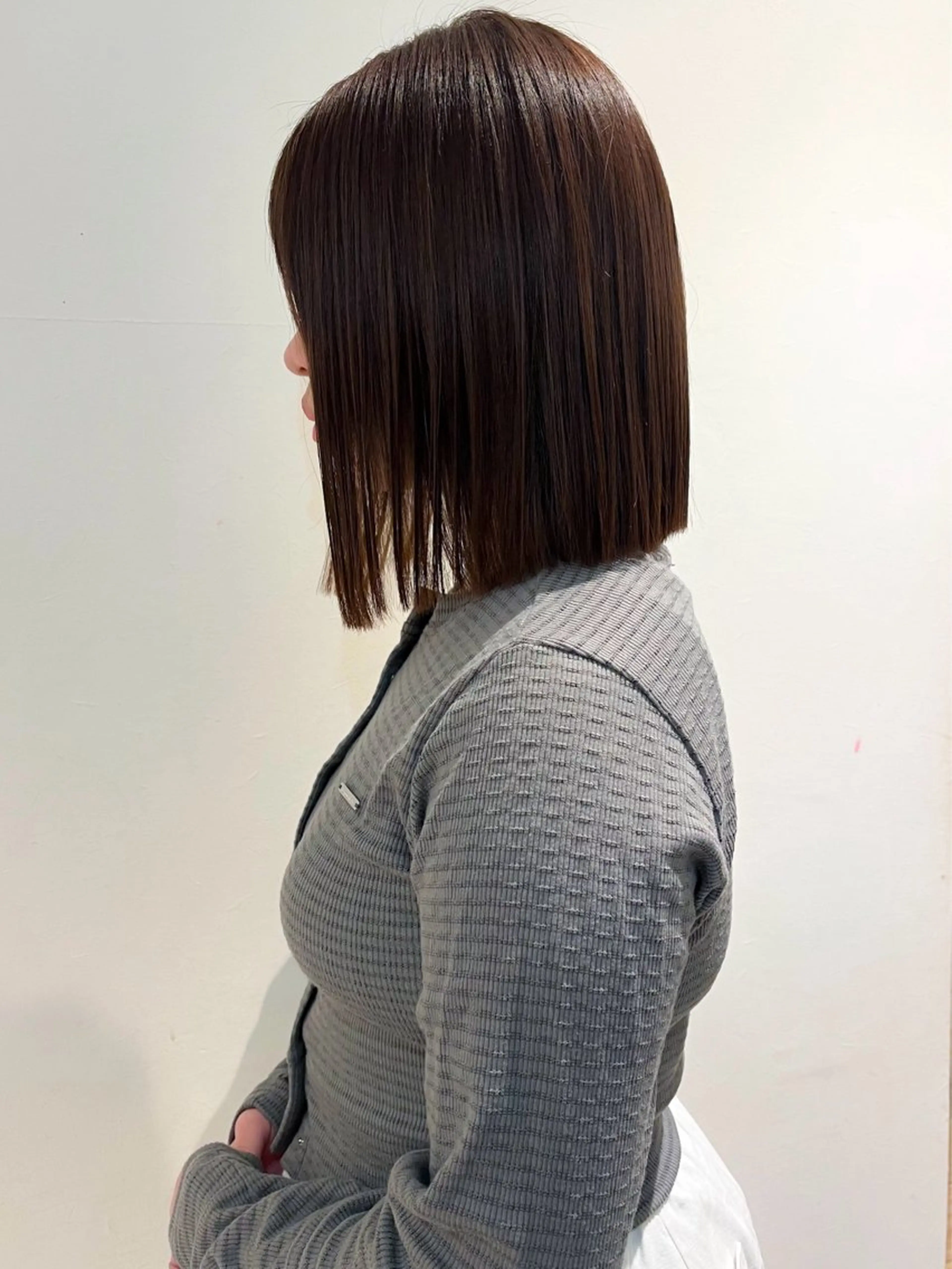 ミディアム カラー カット ヘアカラー トリートメント 切りっぱなしボブ 艶カラー🌷江梨🍎のヘアスタイル