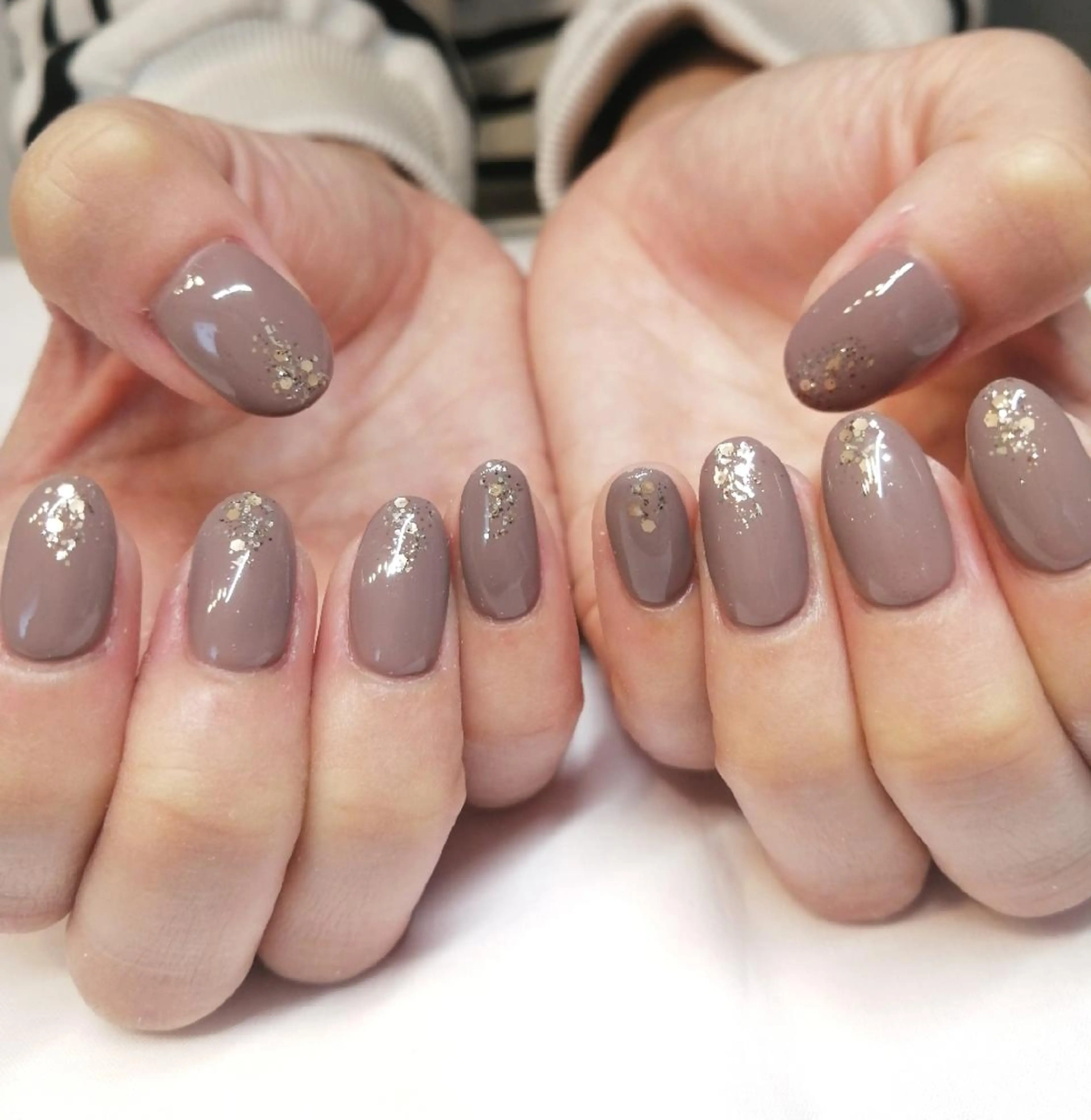 ネイル ラメ(グリッター) ワンカラーネイル I.プライベートネイルサロン所属・I.プライベート ネイルサロンの眉毛・アイブロウイメージ