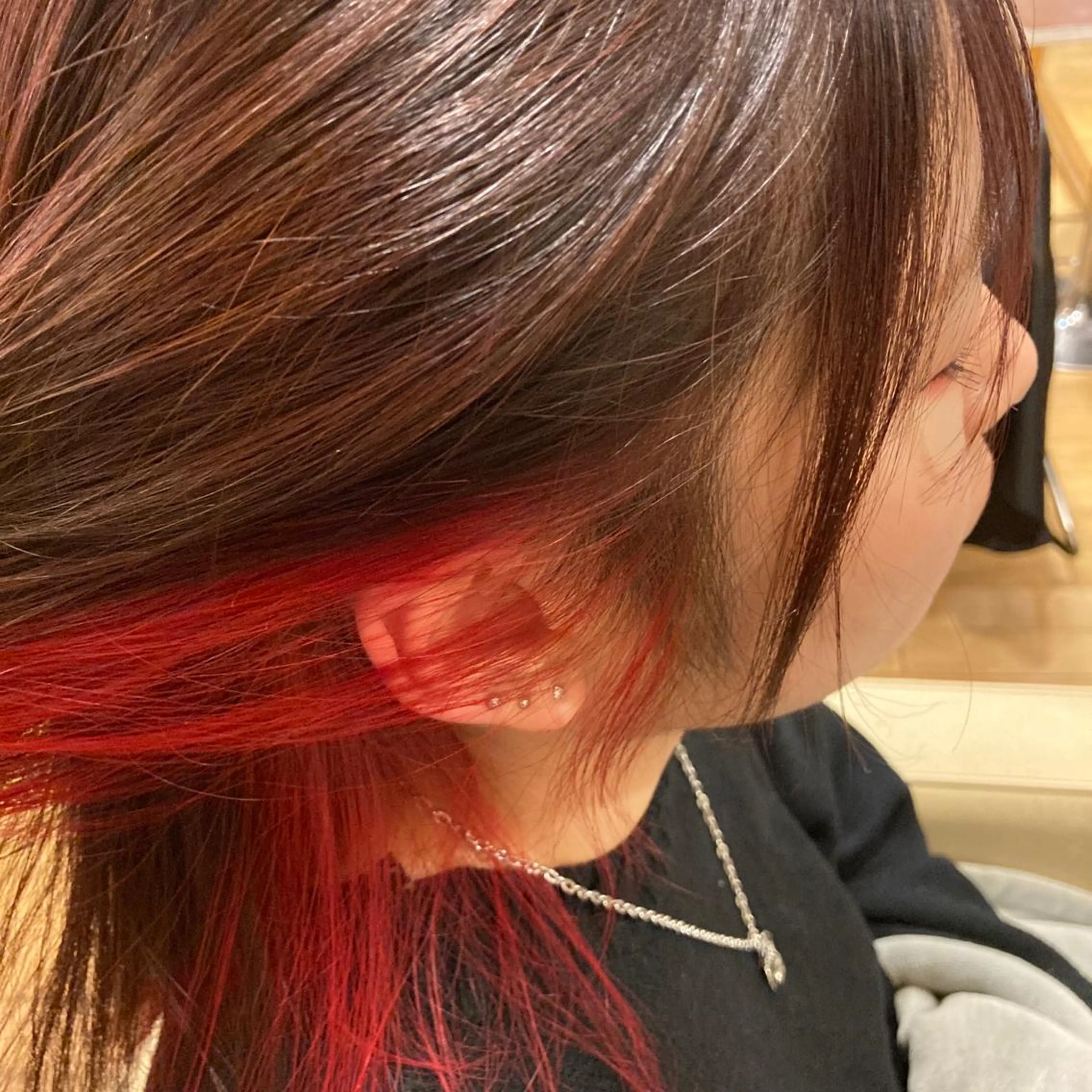 ミディアム カラー レッドカラー AIRFLOW Another Lagoon所属・横野 朱音のヘアスタイル