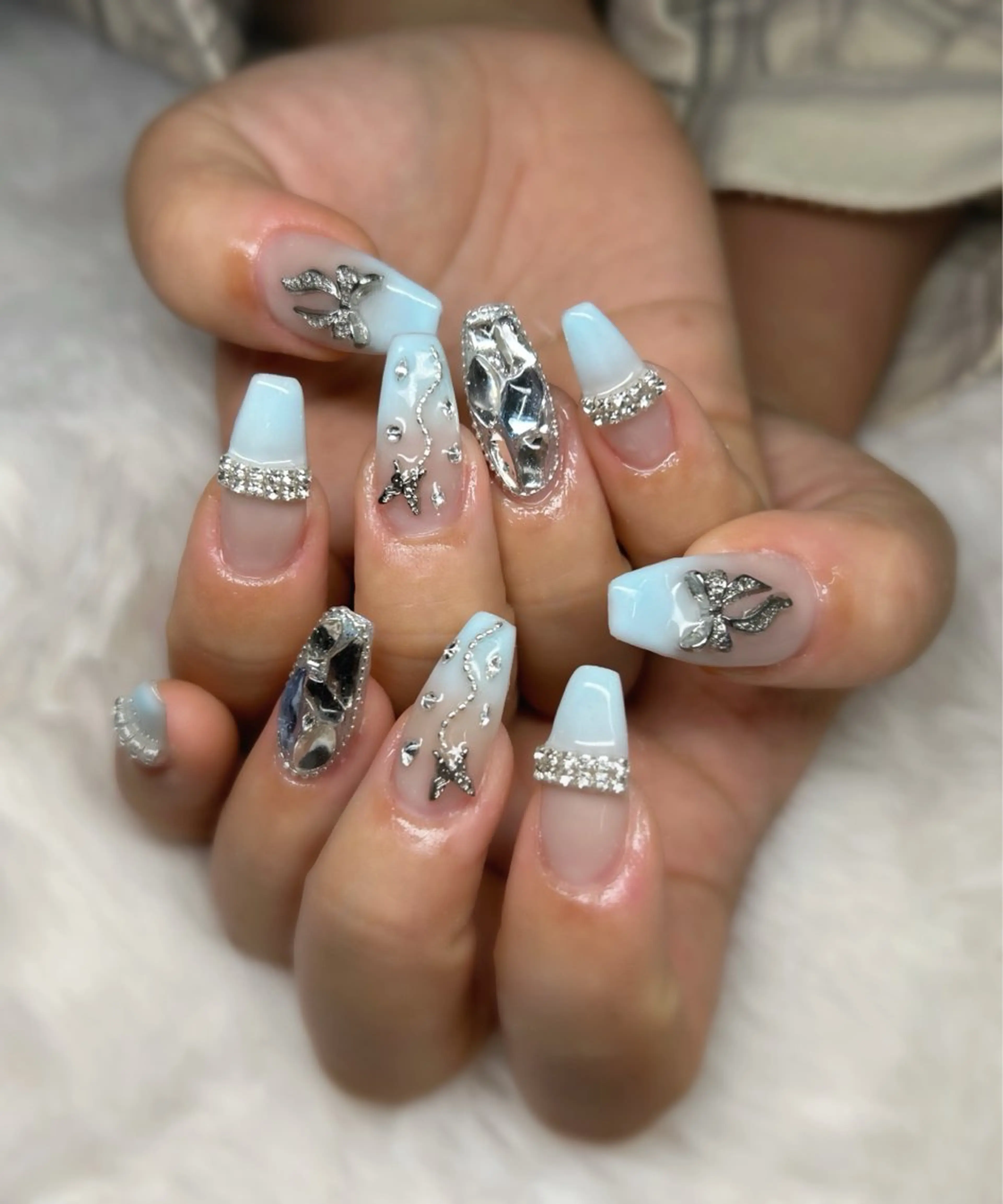ネイル グラデーション 水色 ハンドネイル yamane de  salonのネイルデザイン