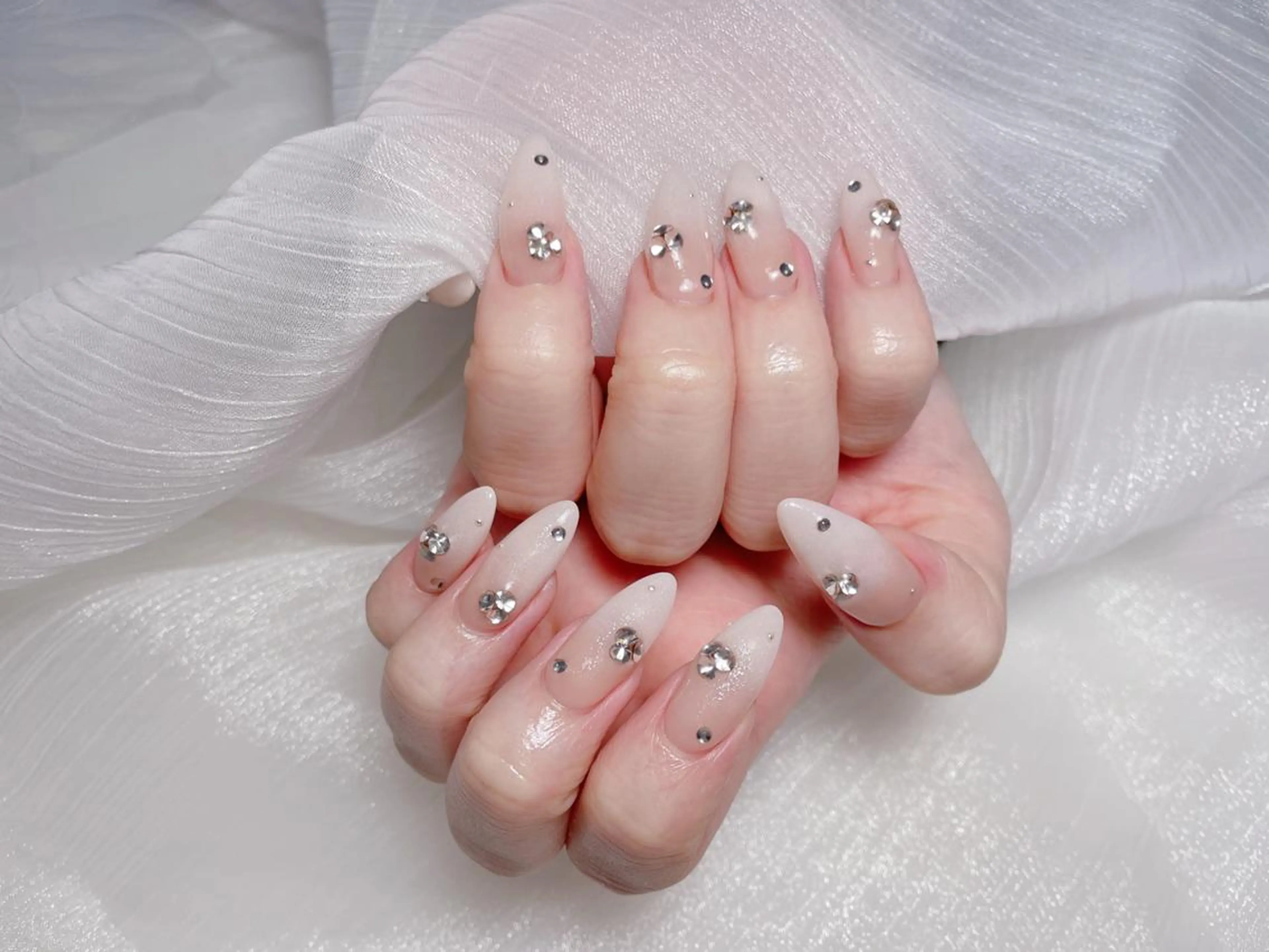 ネイル チークネイル グラデーション 氷ネイル・うるうるネイル 持ち込み オフィスネイル MiKi Nail 池袋のネイルデザイン