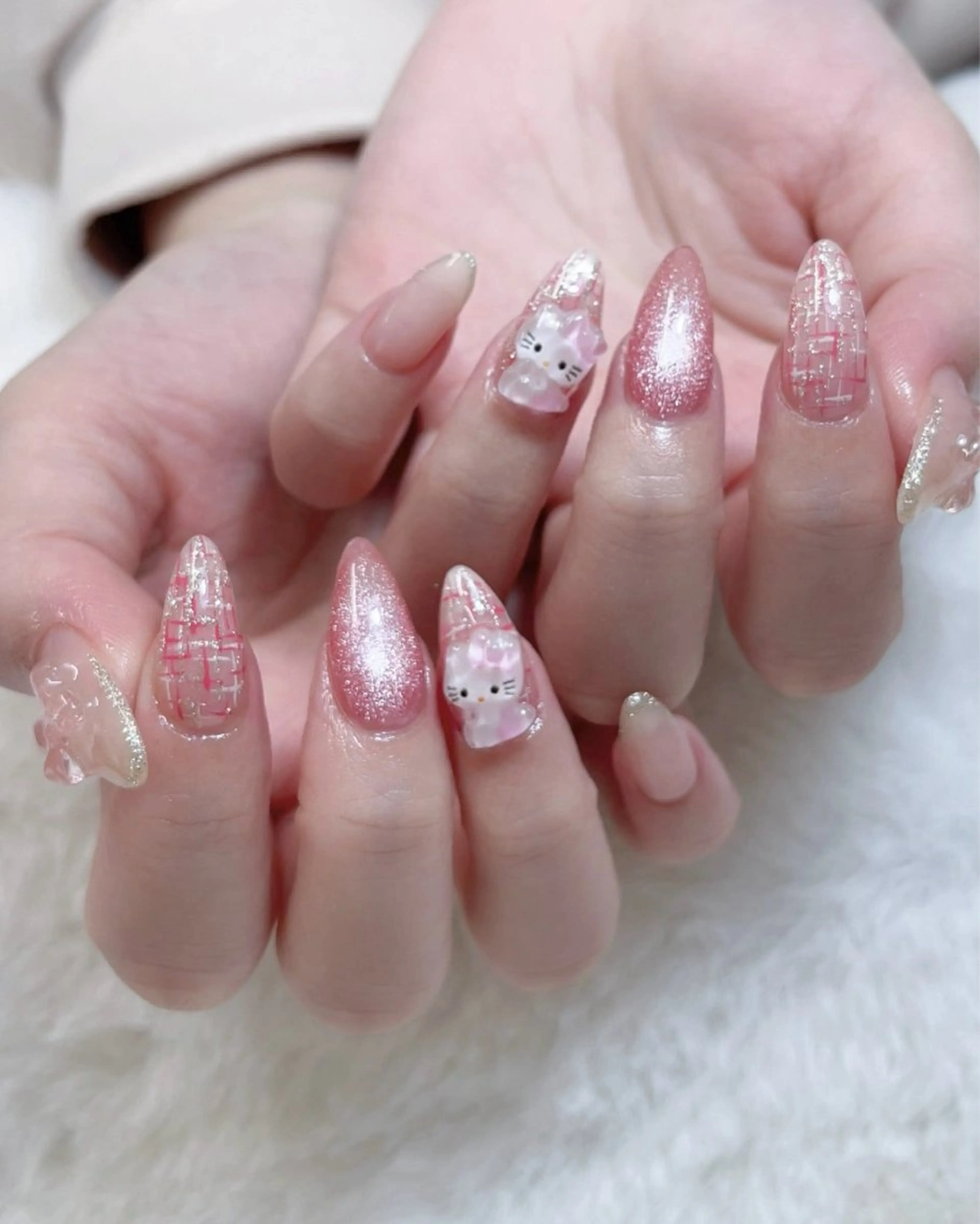 ネイル チークネイル フレンチネイル ハート キラキラネイル 韓国ネイル ハンドネイル ハンドケア Speraネイル 大宮店🎀のネイルデザイン