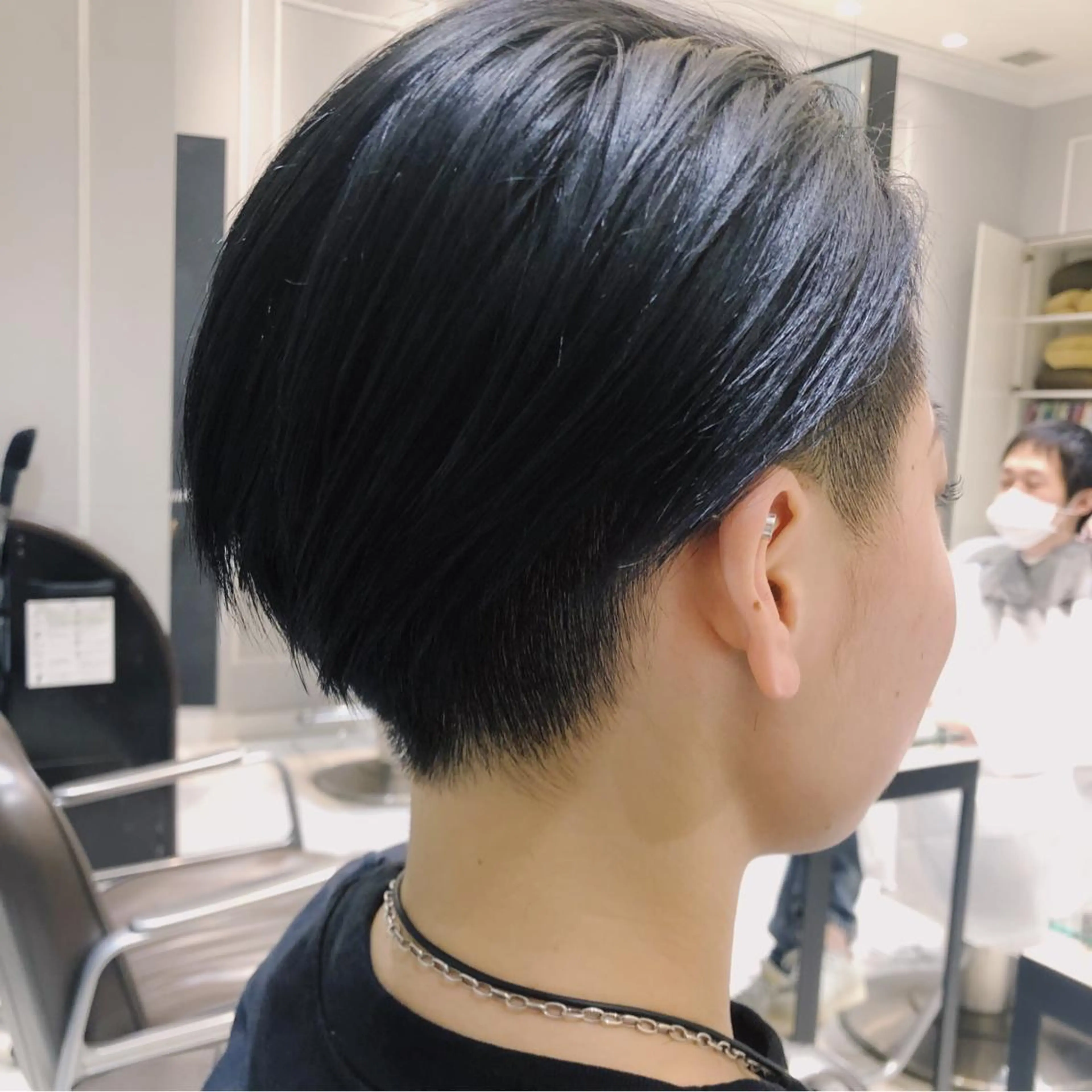 ショート カラー インナーカラー くせ毛 似合わせカット ショートヘア ショート・ボブ💫 シブヤトモヒロのヘアスタイル