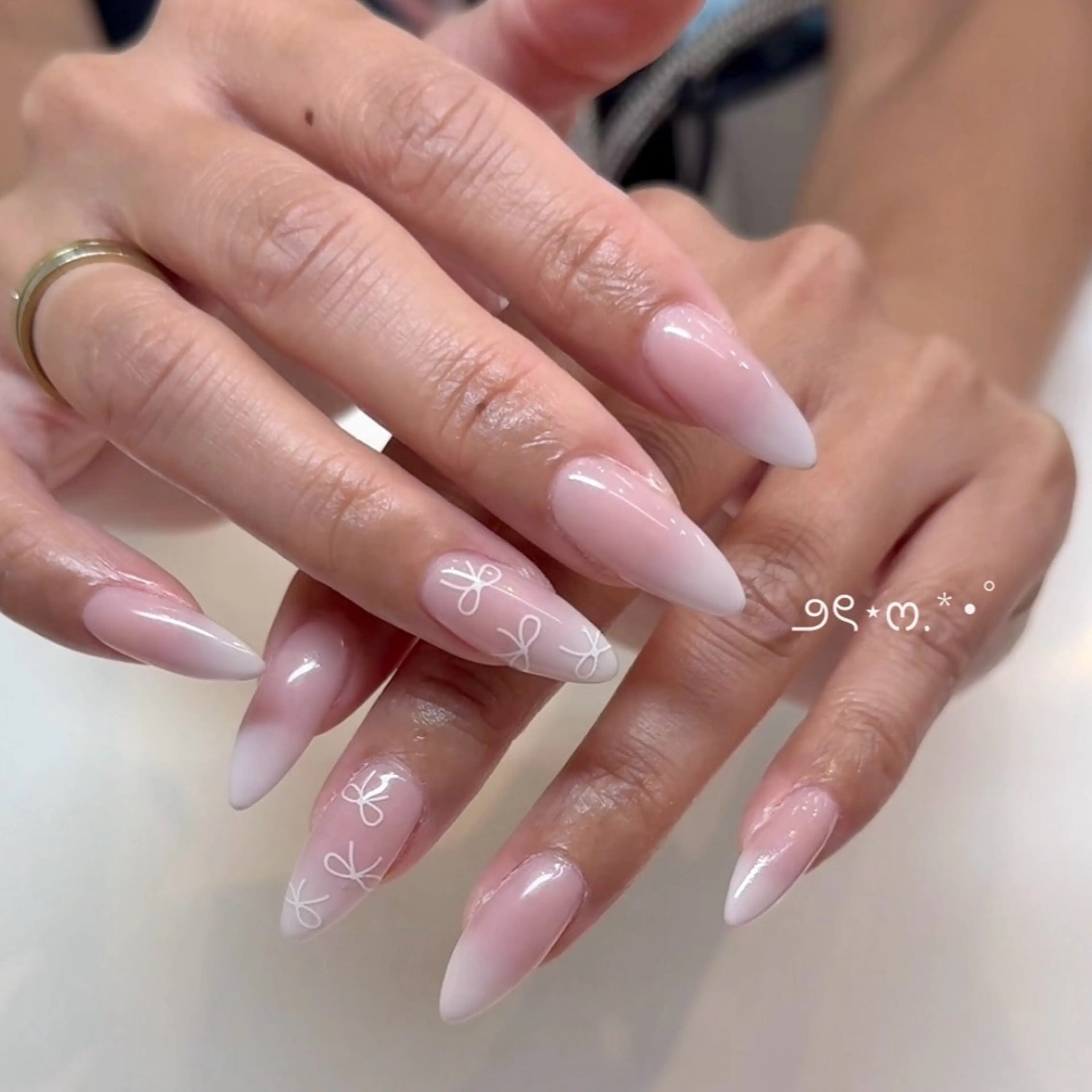 ネイル ハンドネイル nail salon CAREY 🎀のネイルデザイン