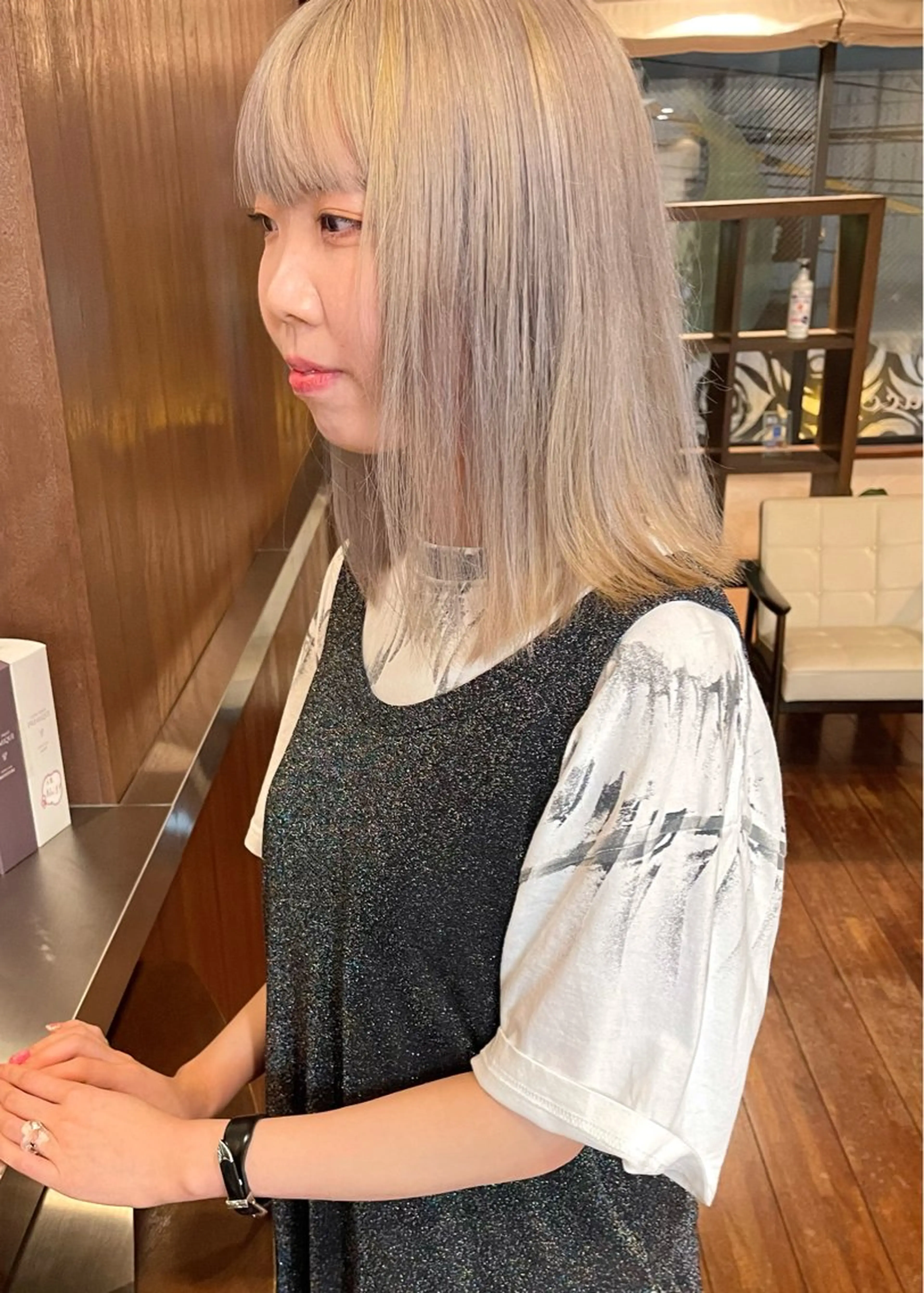 ショート カラー ブロンド カット ヘアカラー トリートメント 髪質改善ｶﾗｰ ｹｱﾌﾞﾘｰﾁ/ﾀﾑのヘアスタイル