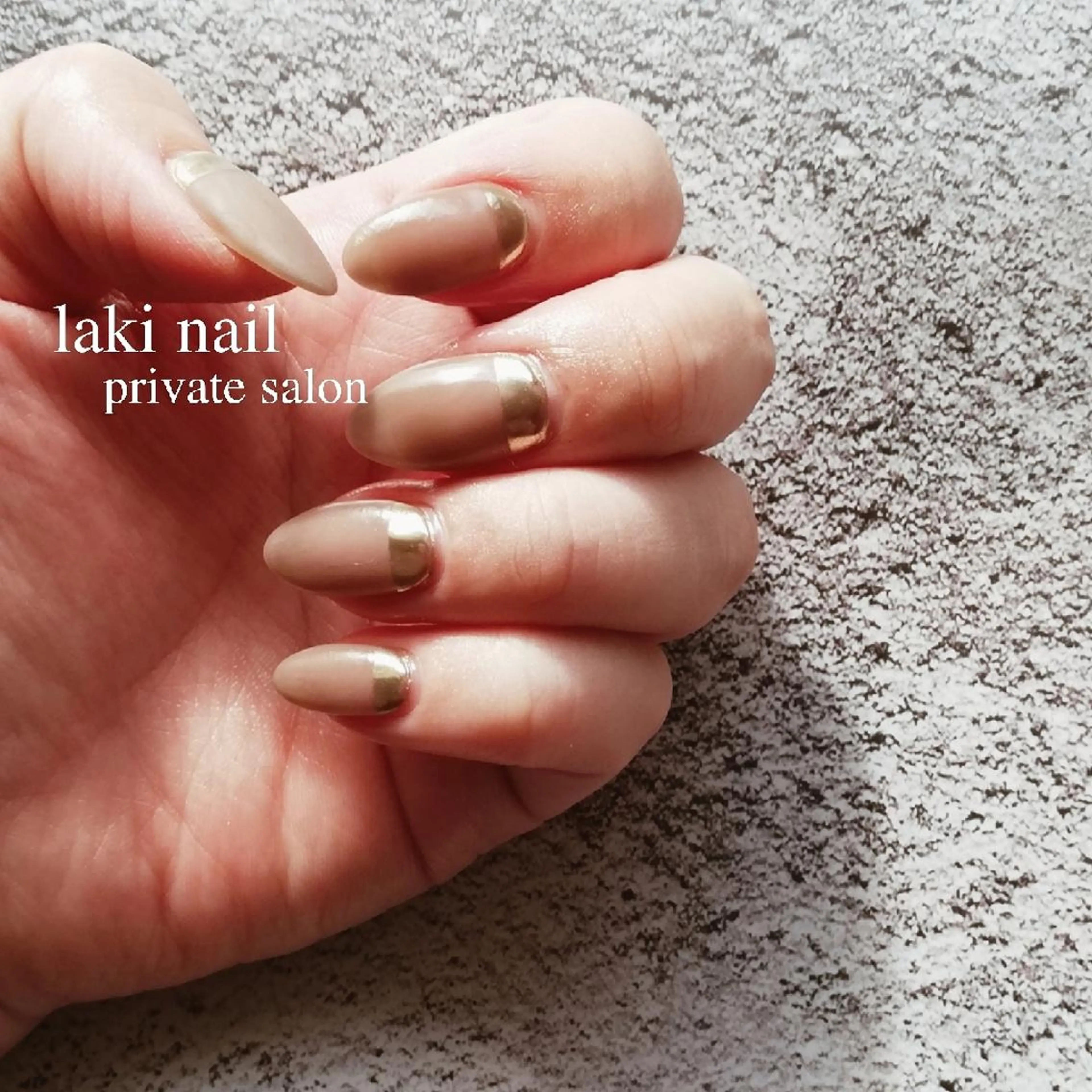 ミディアム ネイル マットネイル ミラーネイル ニュアンスネイル ハンドネイル by lakiのネイルデザイン