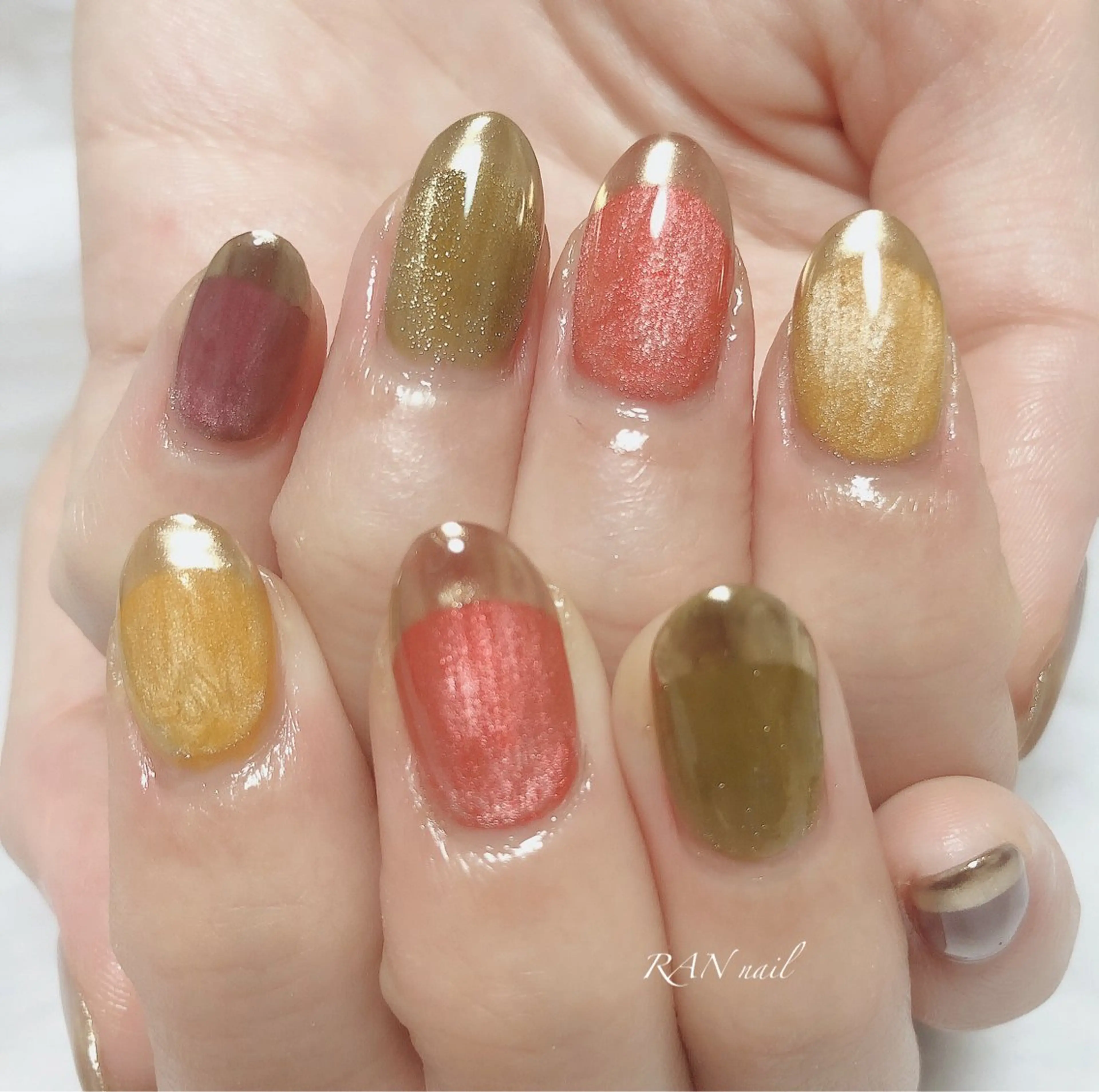 ネイル オーロラネイル フレンチネイル ジェルネイル ゴールド ゴージャス RAN nail 〜ランネイル〜所属・RAN nailのネイルデザイン