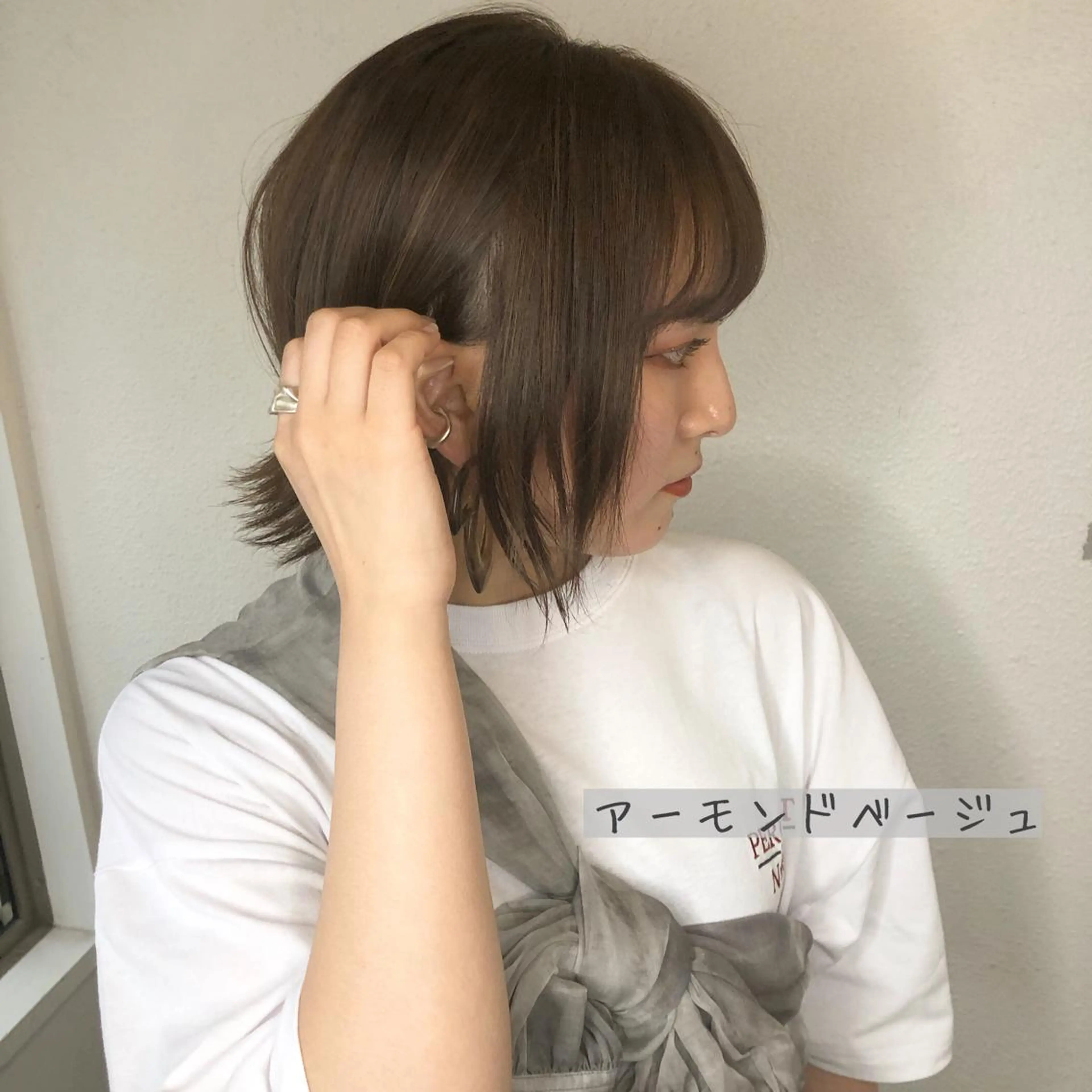 ショート カラー ベージュカラー 透明感カラー ハイライトカラー ハイライト しゅうさん🍝 麻田秀太郎のヘアスタイル