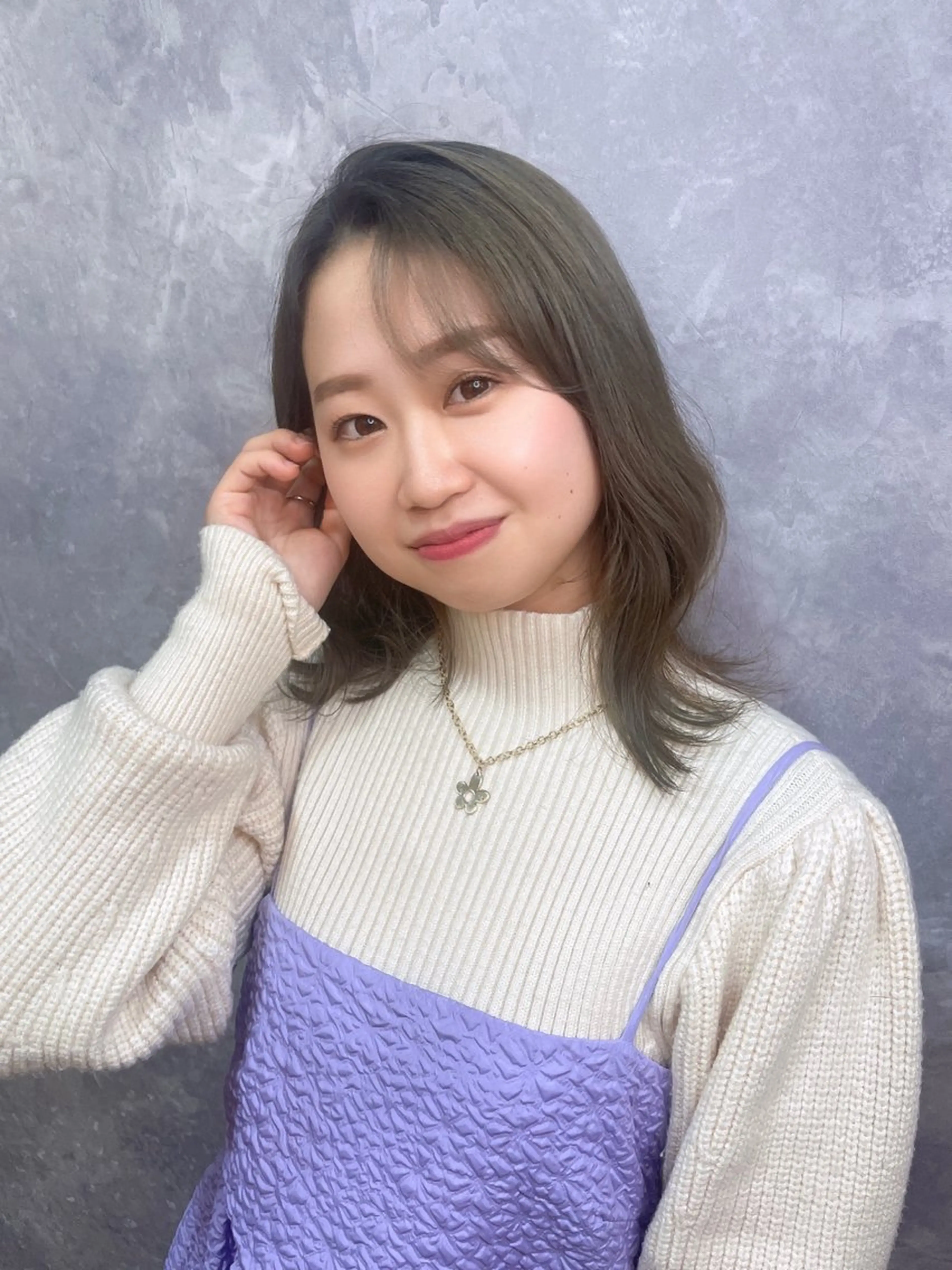 ミディアム カラー ヘアアレンジ 透明感カラー ヘアカラー トリートメント mika｜寒色カラー ｜髪質改善のヘアスタイル
