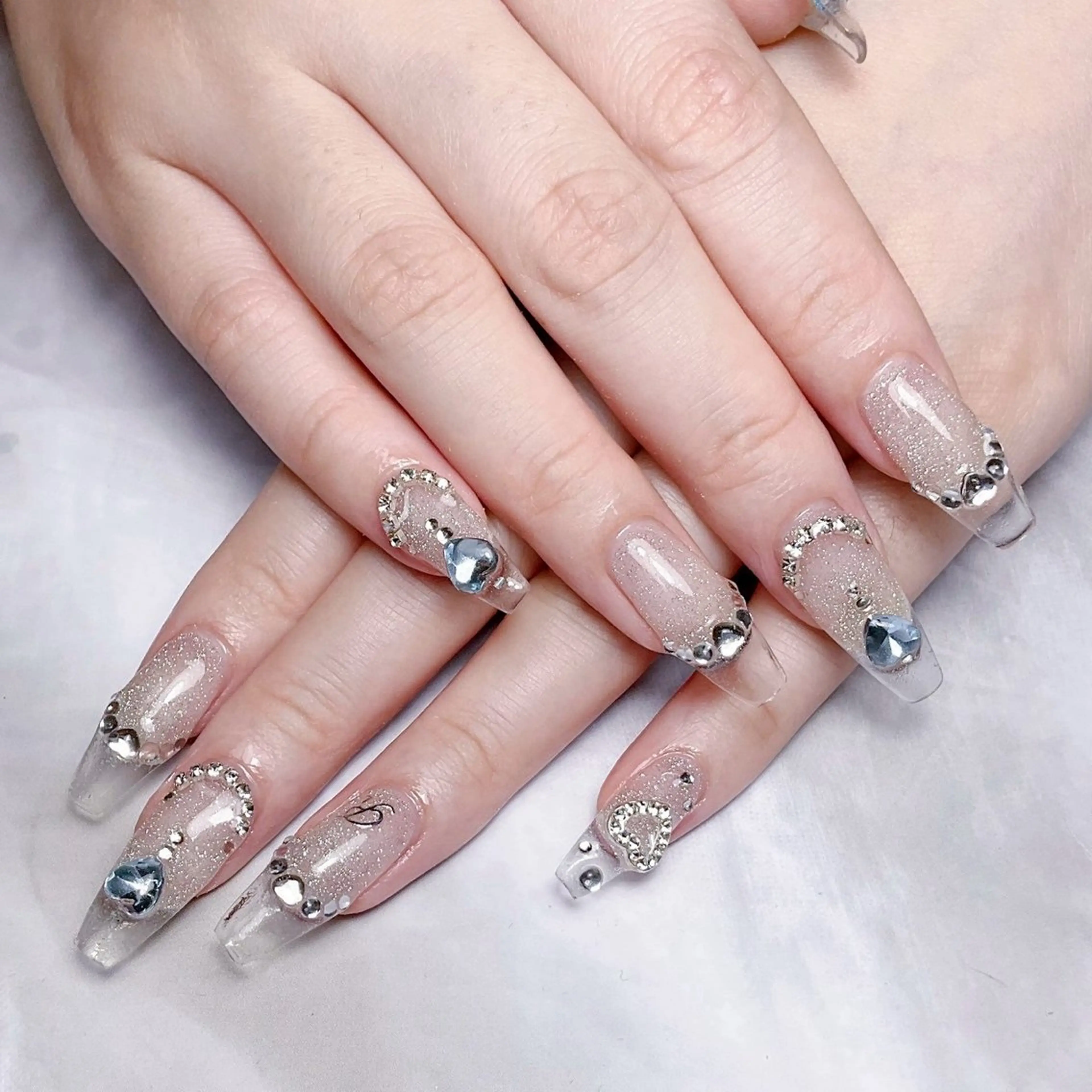 ネイル ハンドネイル ☁️Yun nail KiKi☁️のネイルデザイン