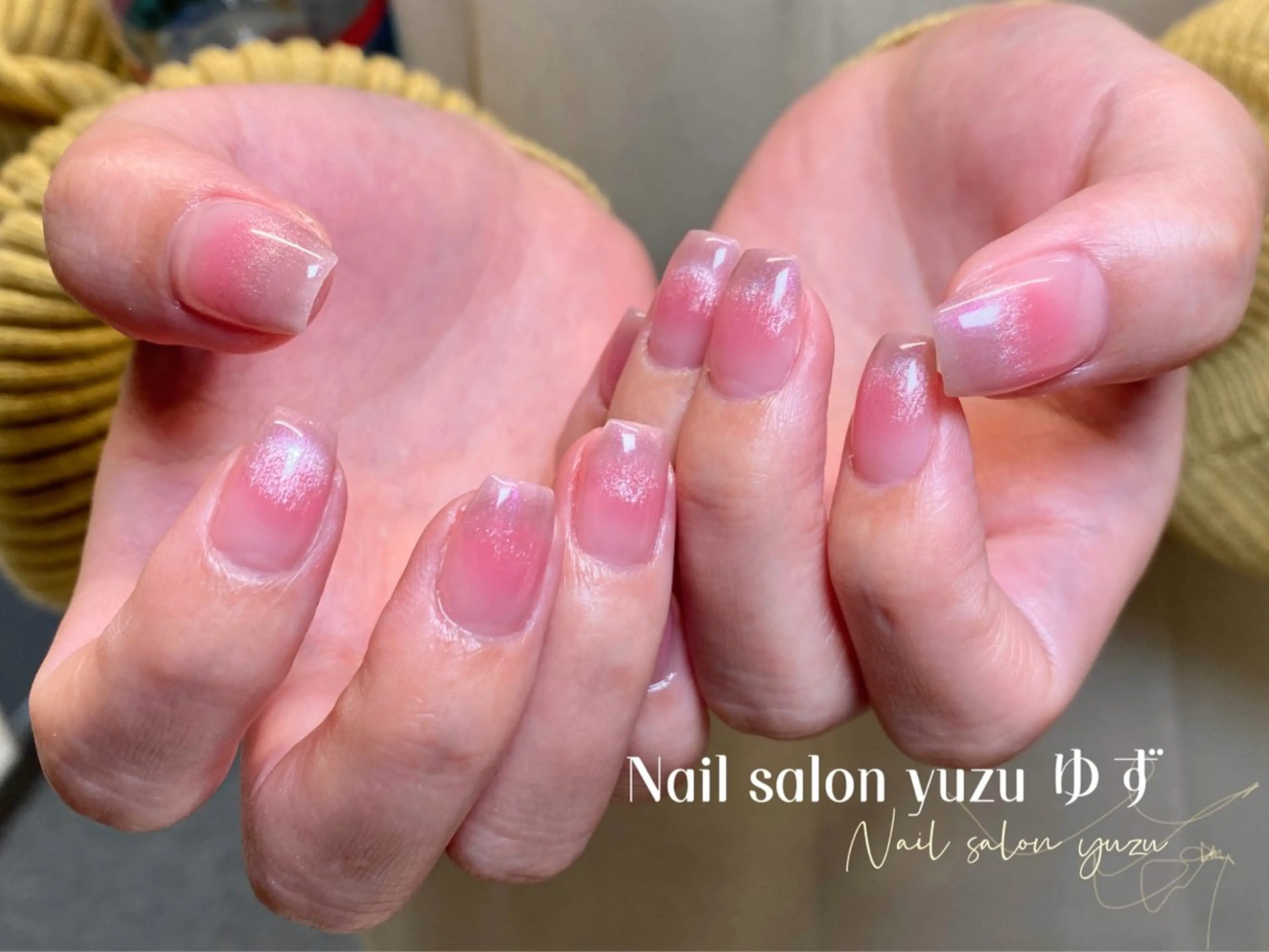 ネイル カジュアル チークネイル 成人式 ドット フレンチネイル ゆず Nail Salonのネイルデザイン