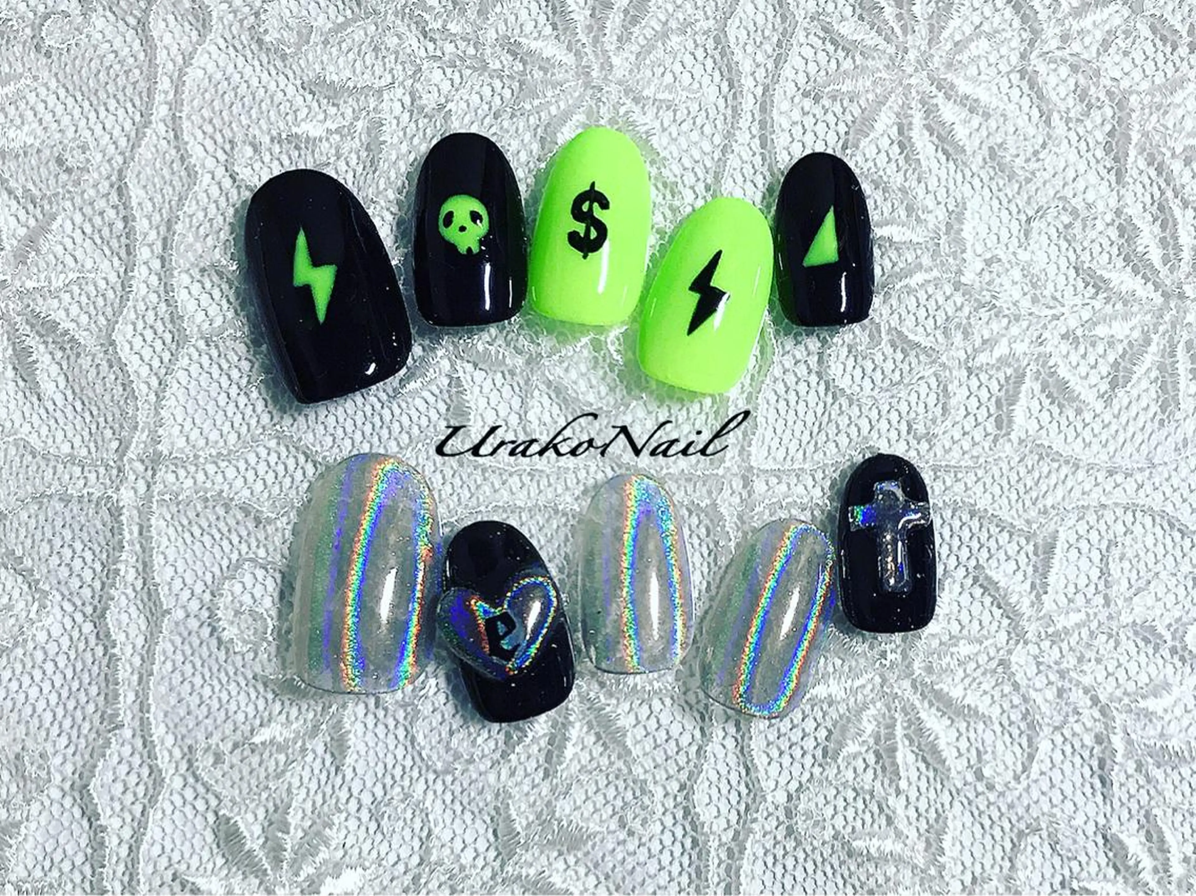 ネイル UrakoNail 《nail》のネイルデザイン