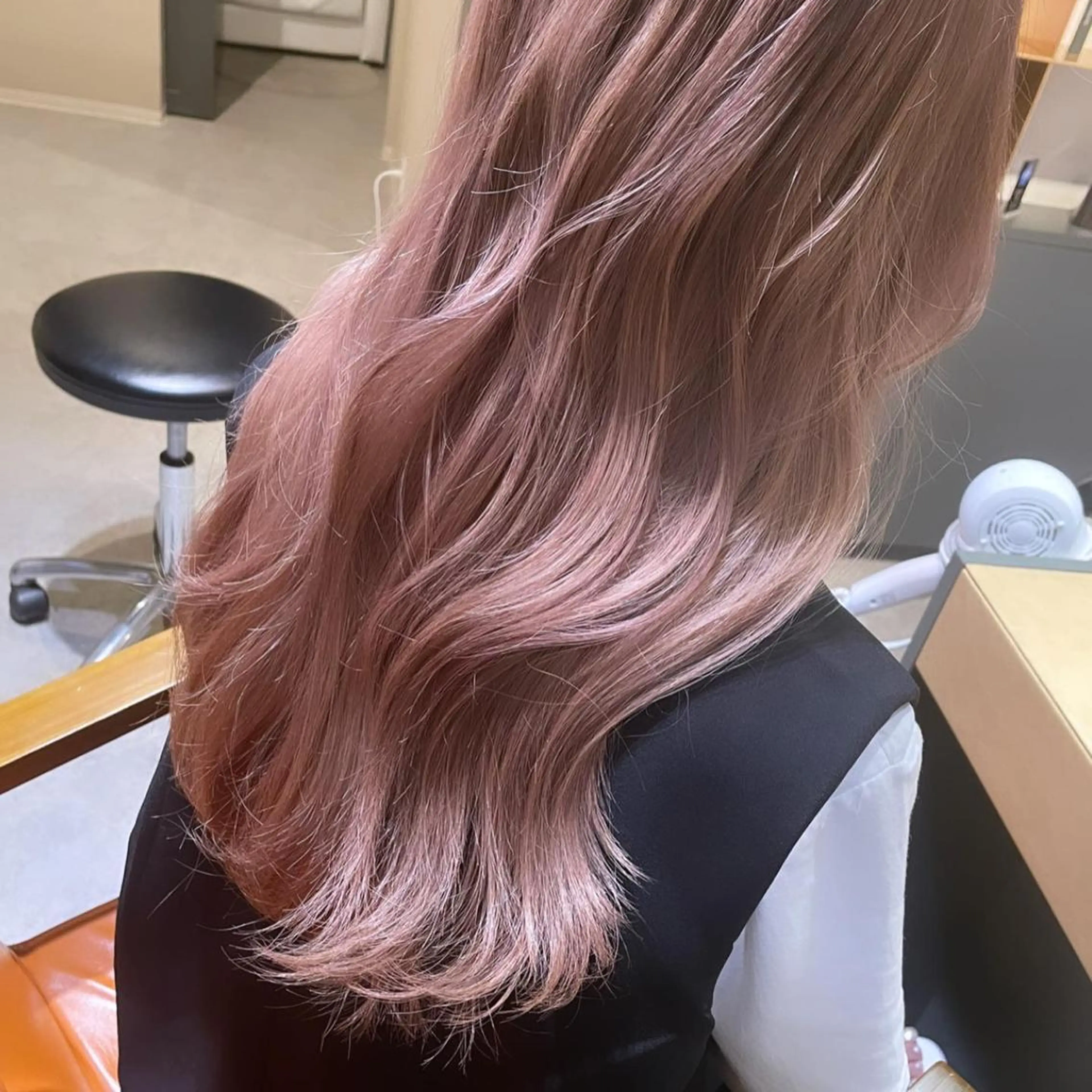 カラー ベージュカラー ミルクティーベージュ ピンクカラー 石山 洸平のヘアスタイル