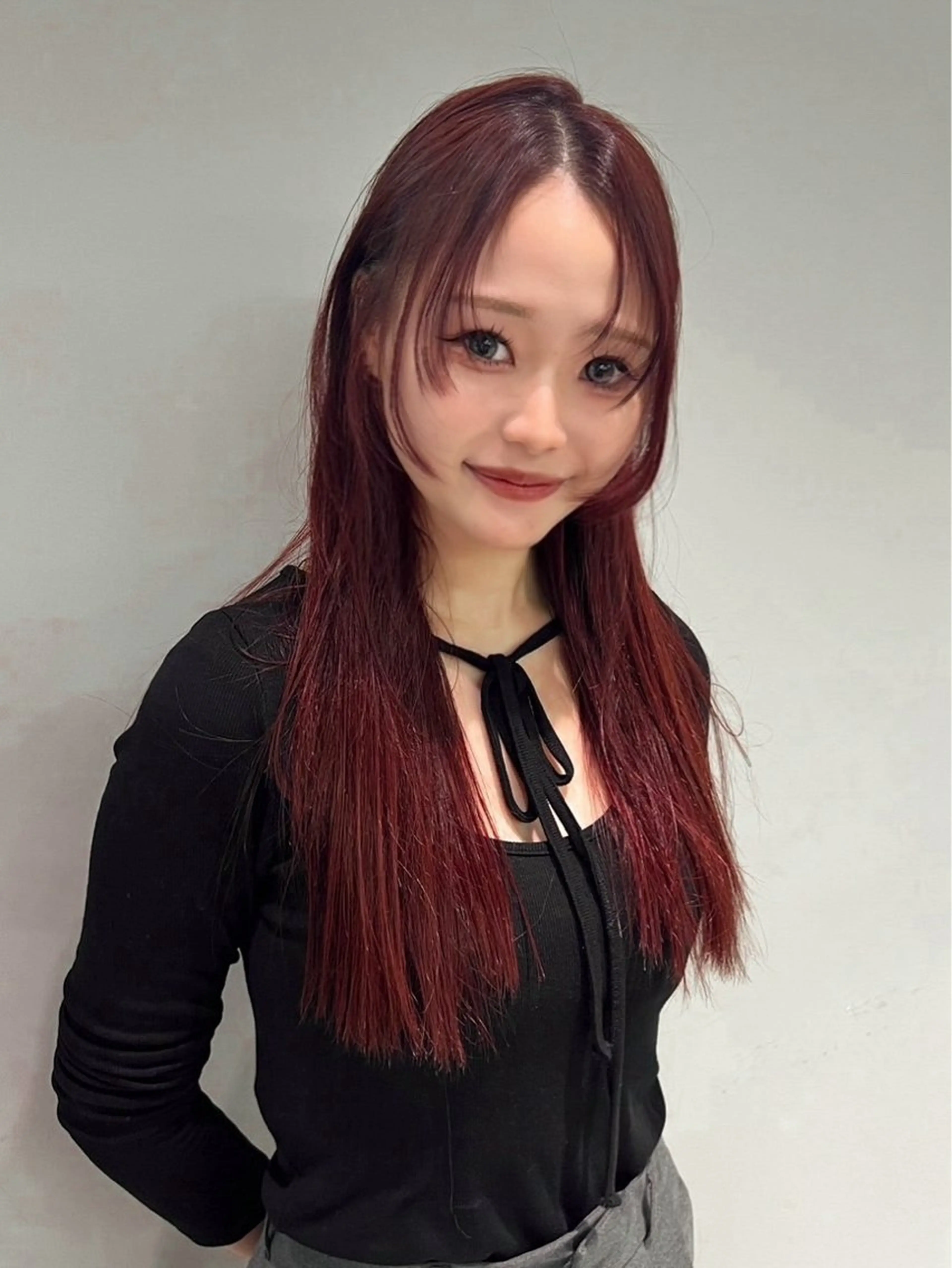 セミロング カラー レッドカラー GEM/ hinanaのヘアスタイル