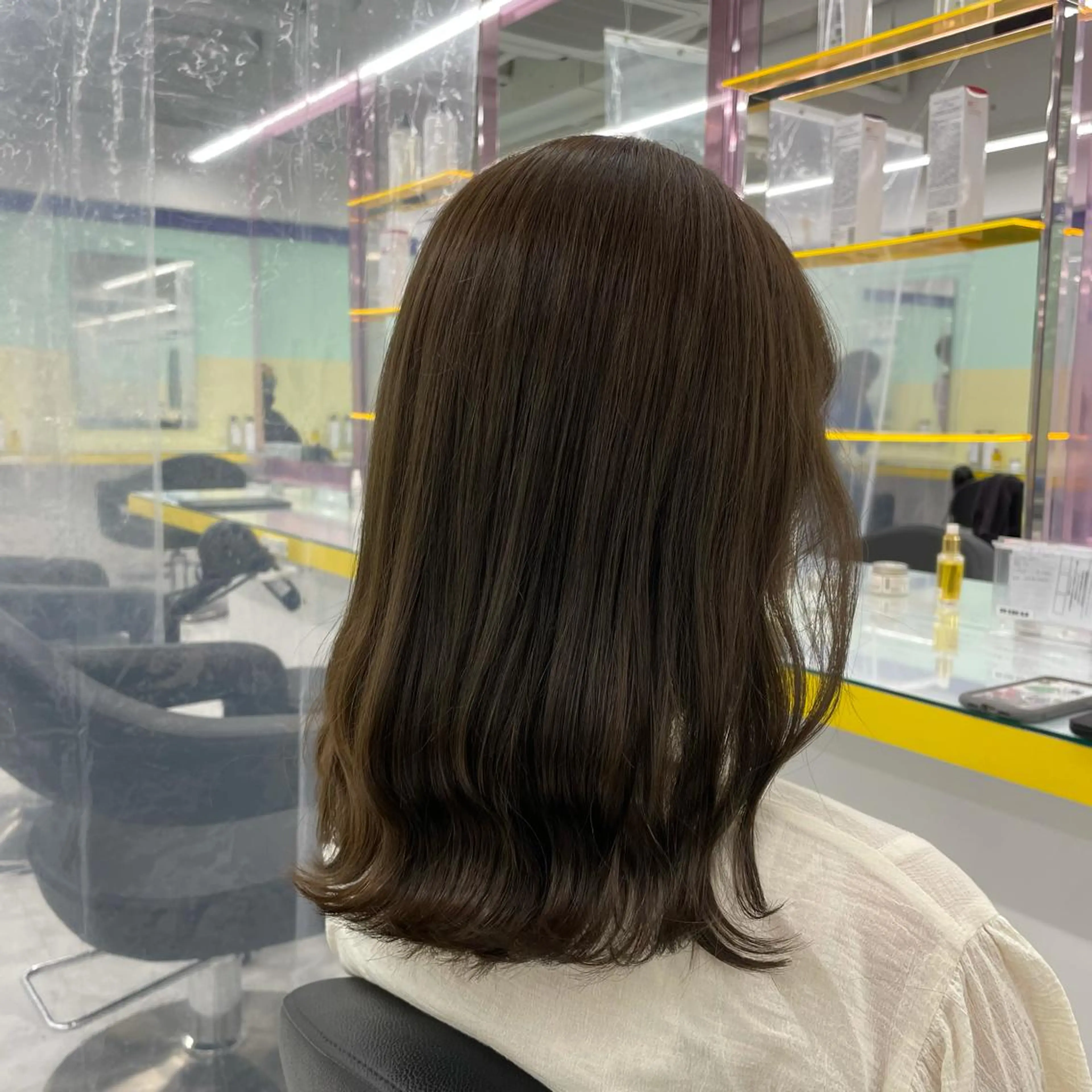 ミディアム カラー ヘアアレンジ カット ヘアカラー トリートメント ヘアセット ☁️縮毛矯正✖️ 赤み消し☁️りくのヘアスタイル