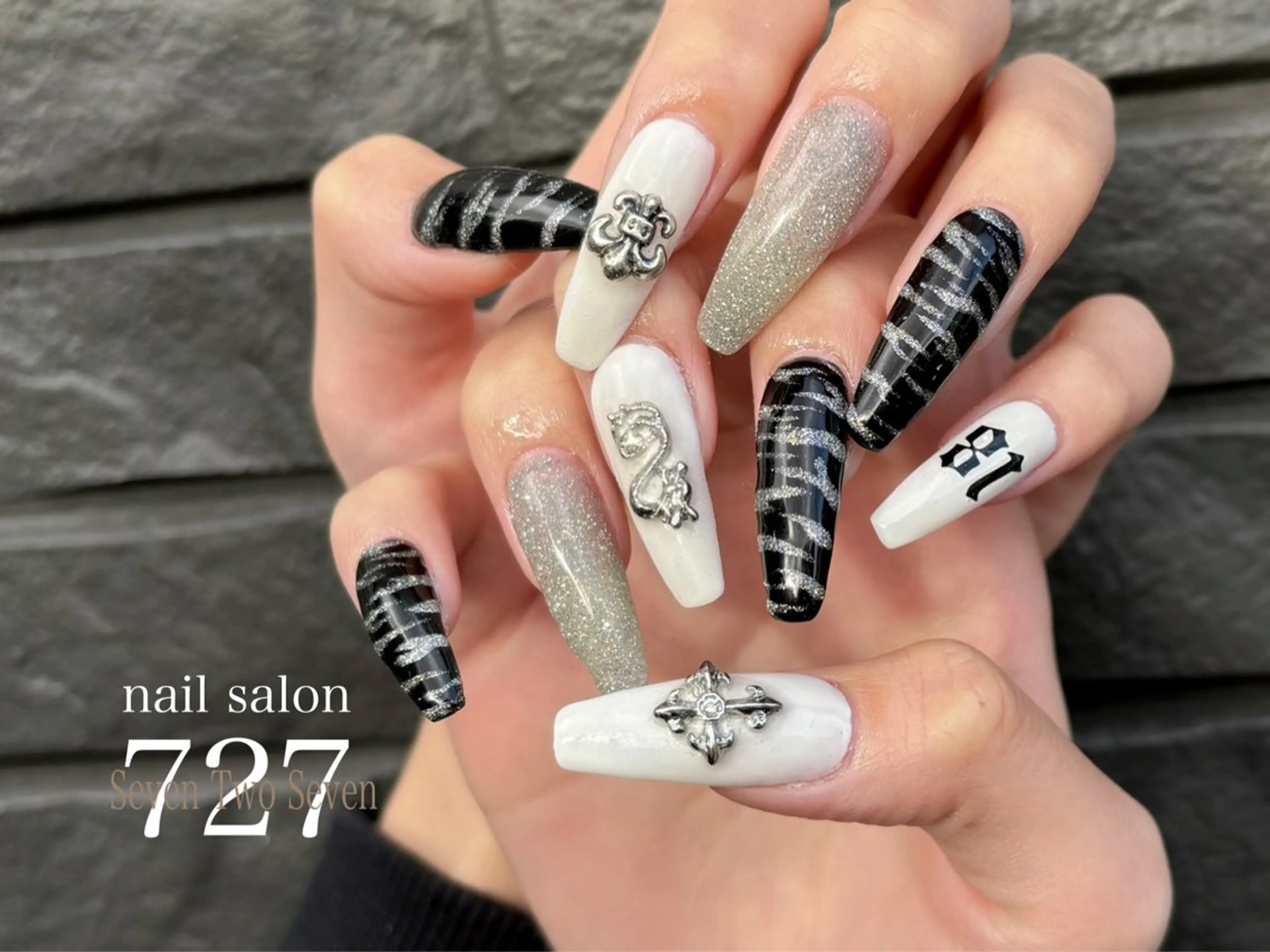 ネイル ハンドネイル 727 nailのネイルデザイン
