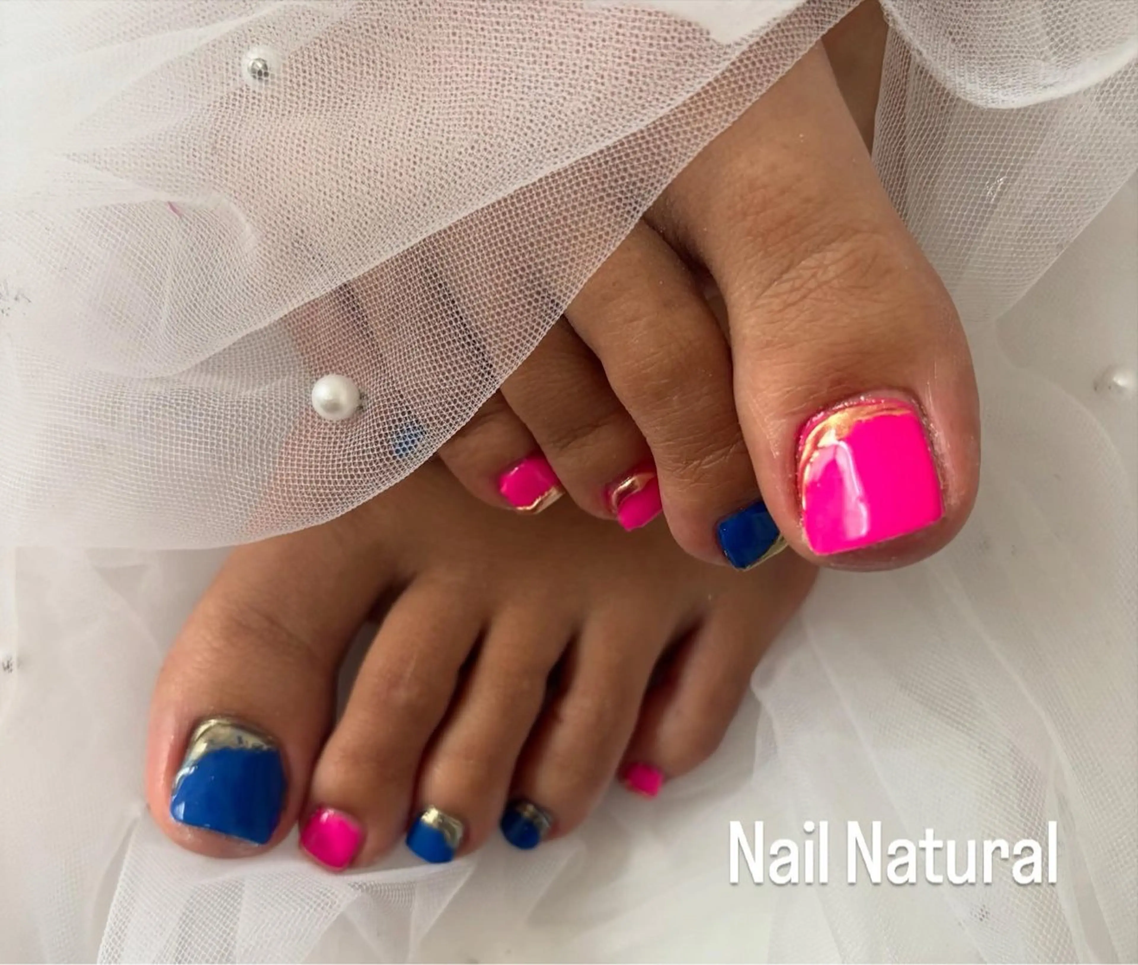 ネイル フラッシュネイル フットネイル フレンチネイル ジェルネイル ガラスフレンチ フットネイル Nail salon Natulalのネイルデザイン