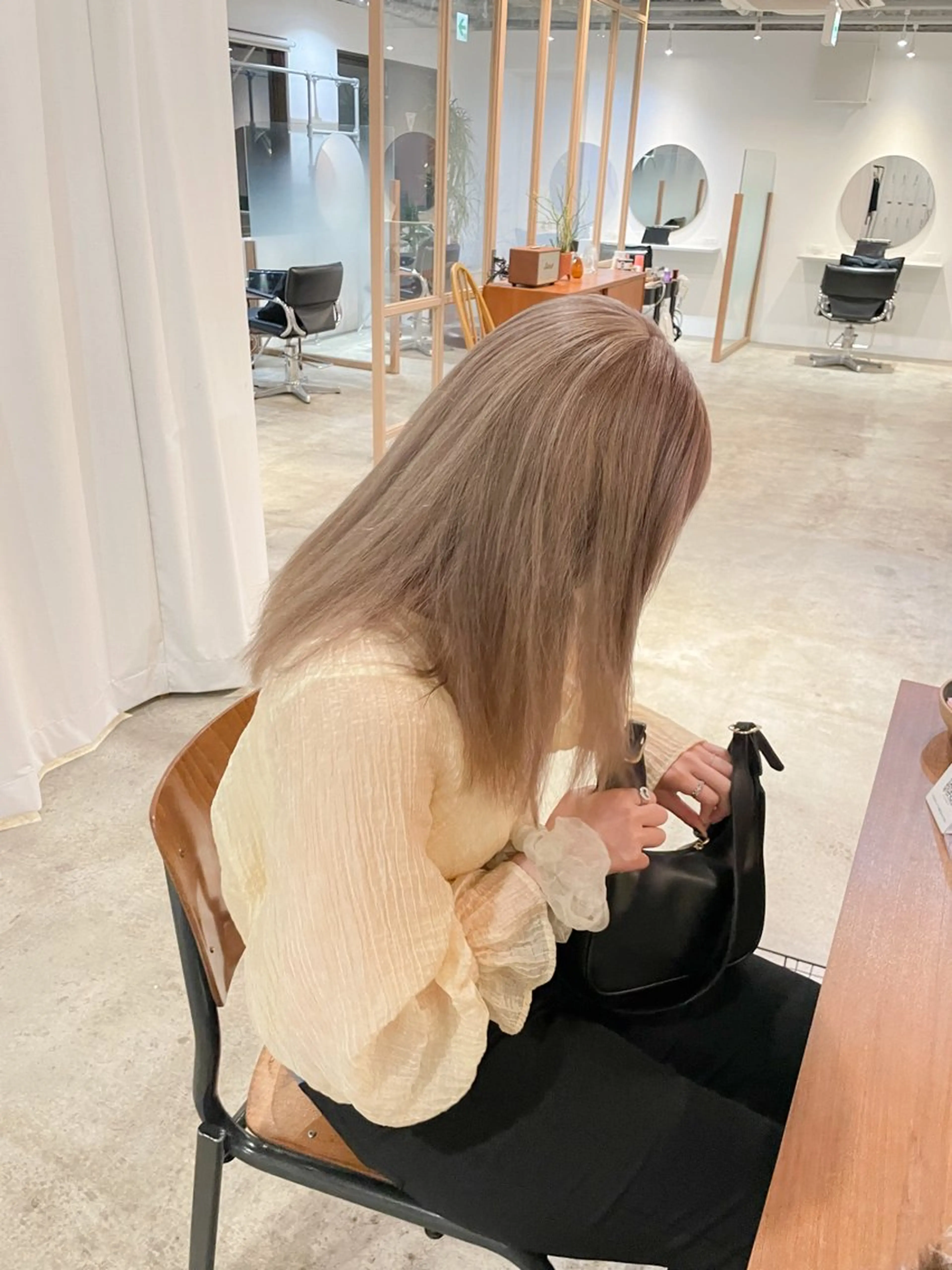 ミディアム カラー ベージュカラー ブロンド ブロンドベージュ ヘアカラー Takuma Suzuki中目黒のヘアスタイル