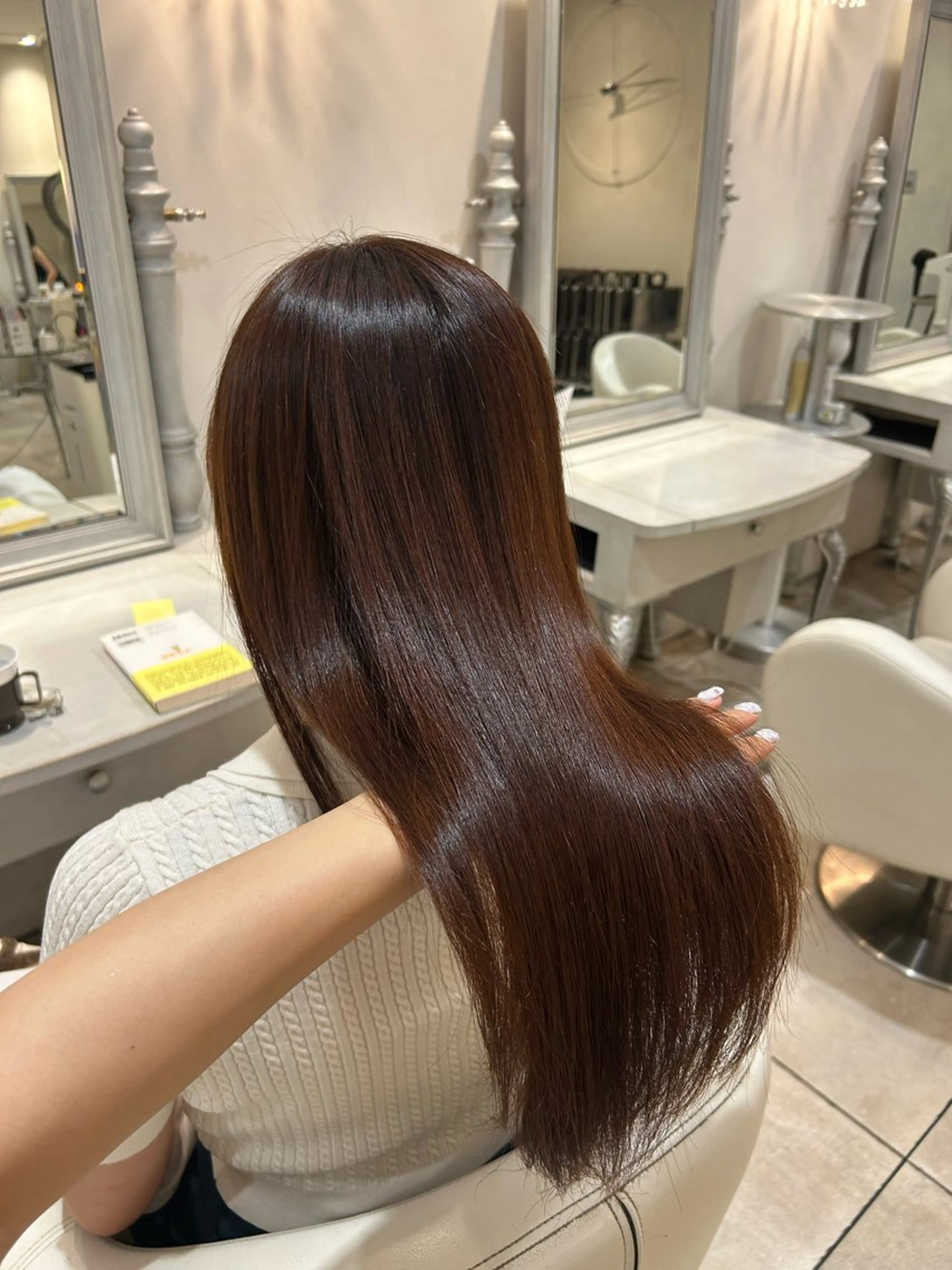 ロング 縮毛矯正 透明感カラー 🪡ｷﾀﾊﾗ　ｶﾅのヘアスタイル