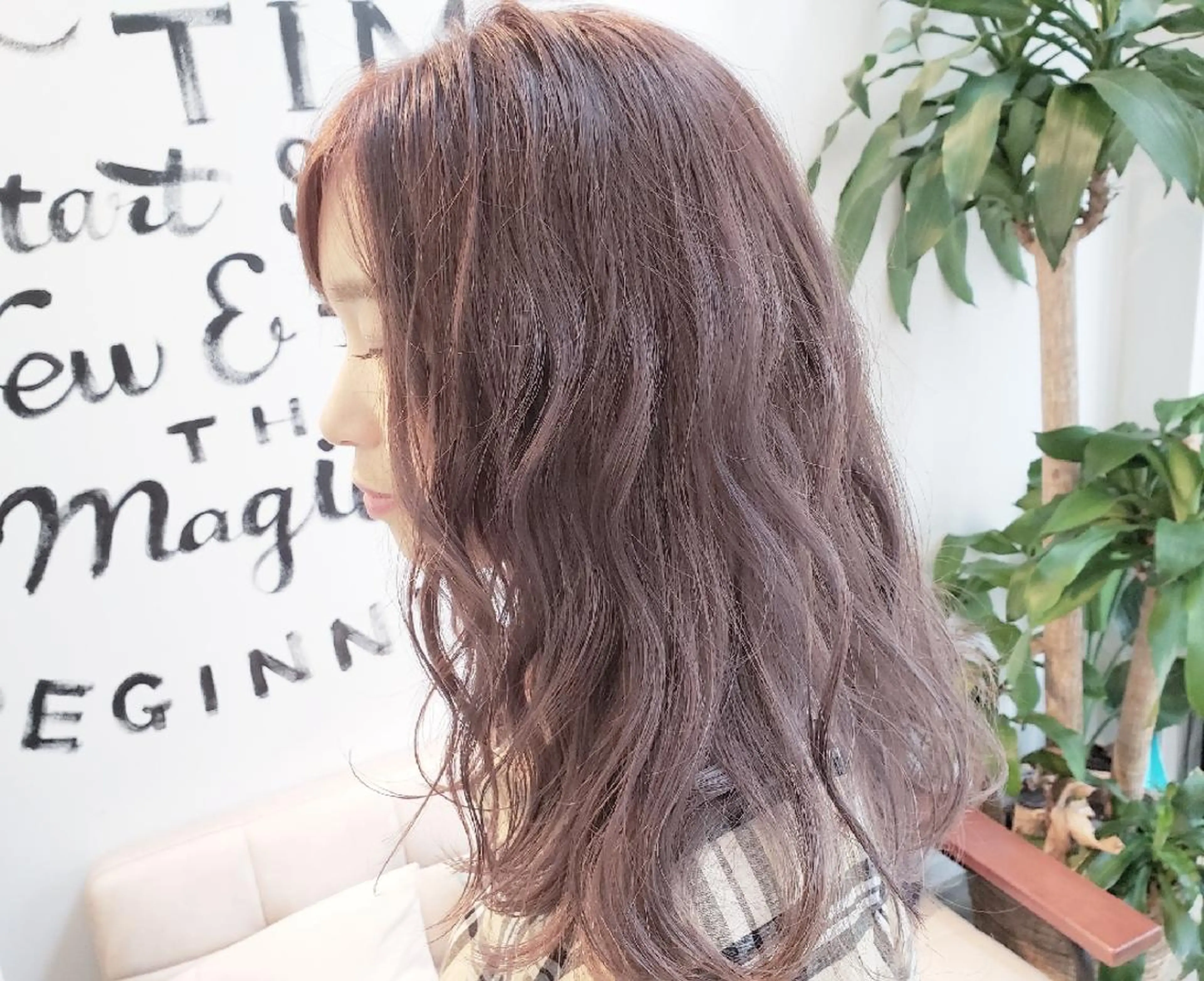 ロング カラー 透明感カラー ハイライトカラー ハイライト Luana 矢場町のヘアスタイル