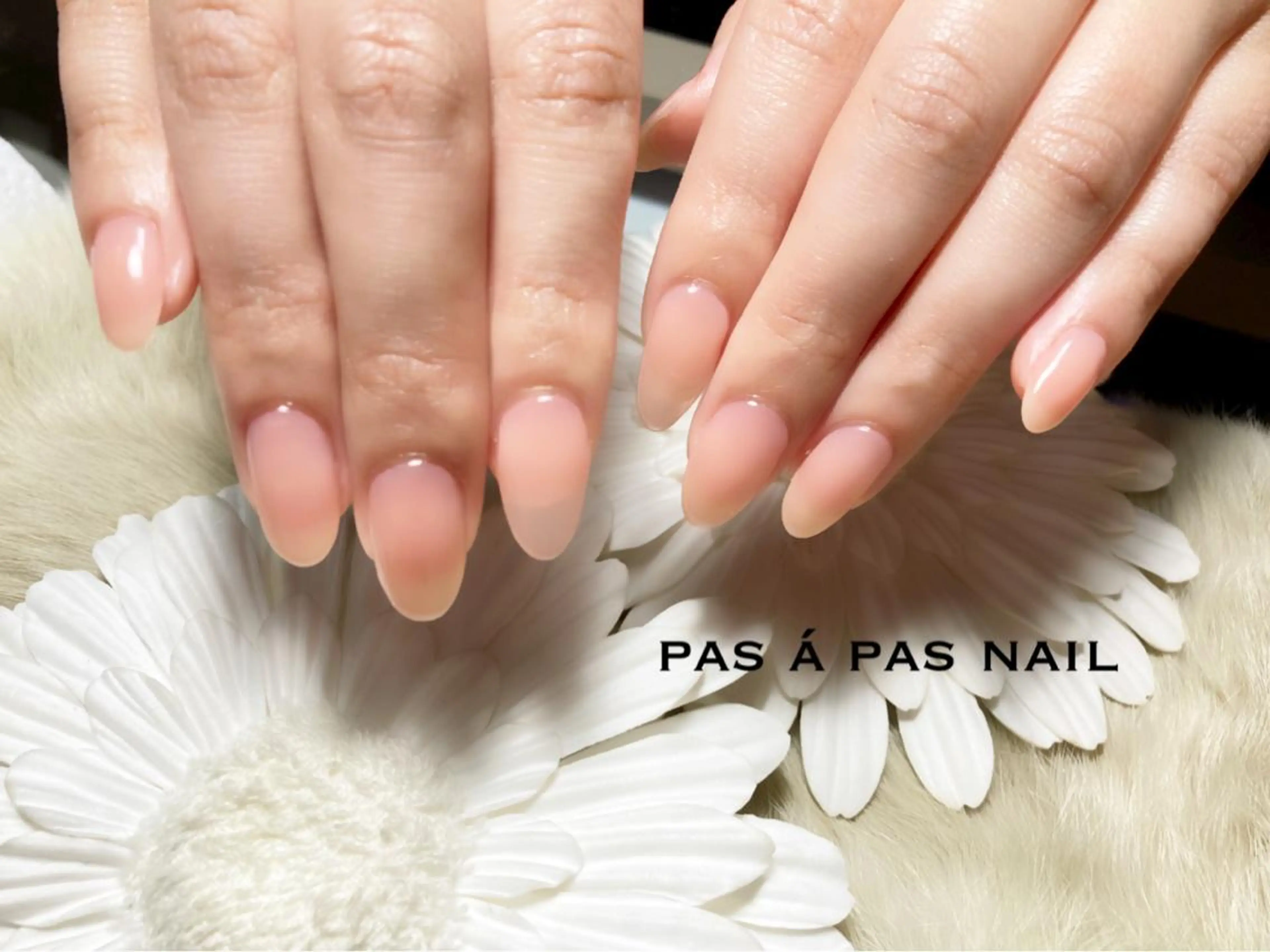 ネイル Yakko pas á pasのネイルデザイン