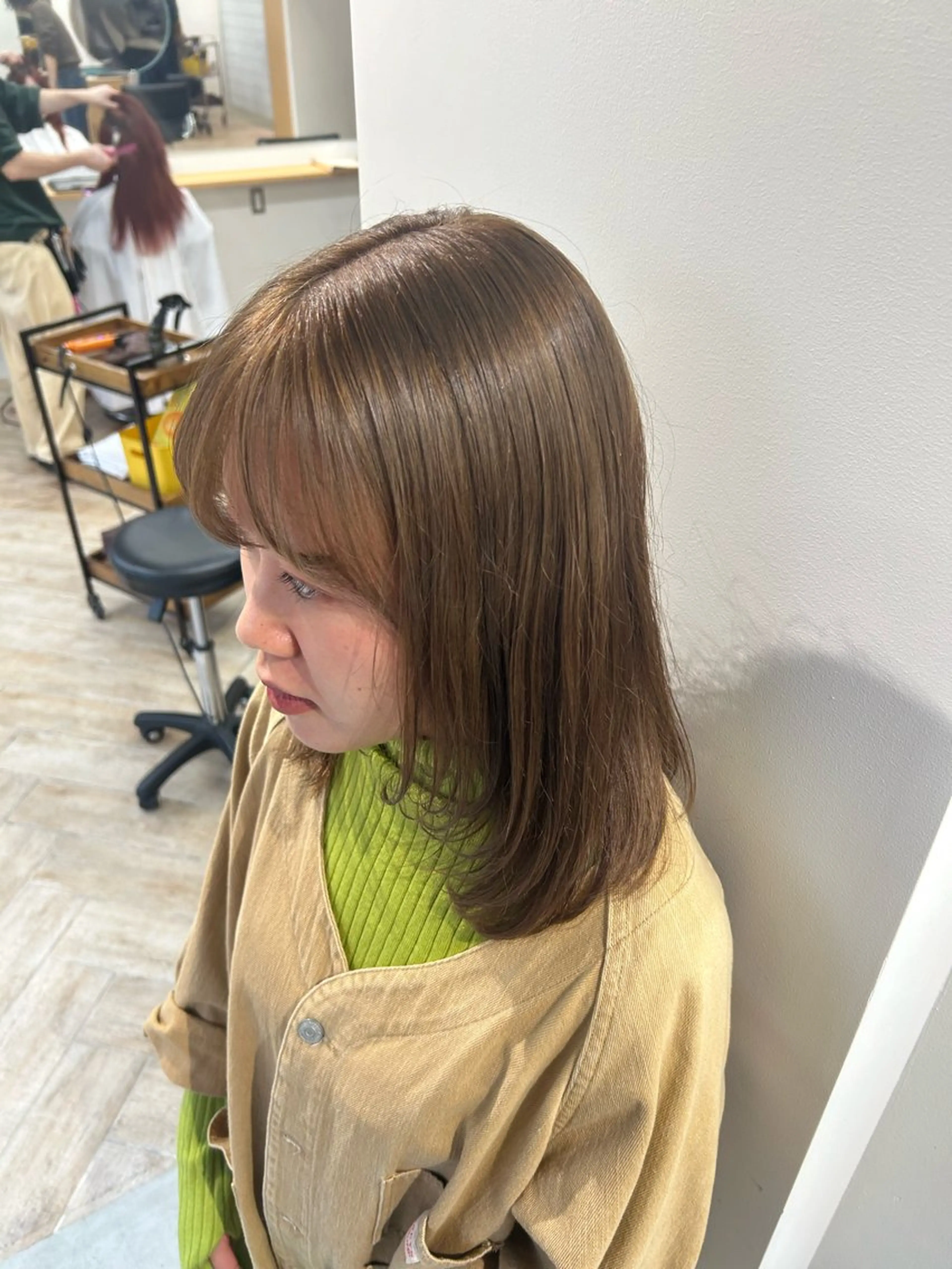 ミディアム カラー カット ヘアカラー トリートメント ベージュ/ダブルカラ ー/新潟駅/青柳萌果のヘアスタイル