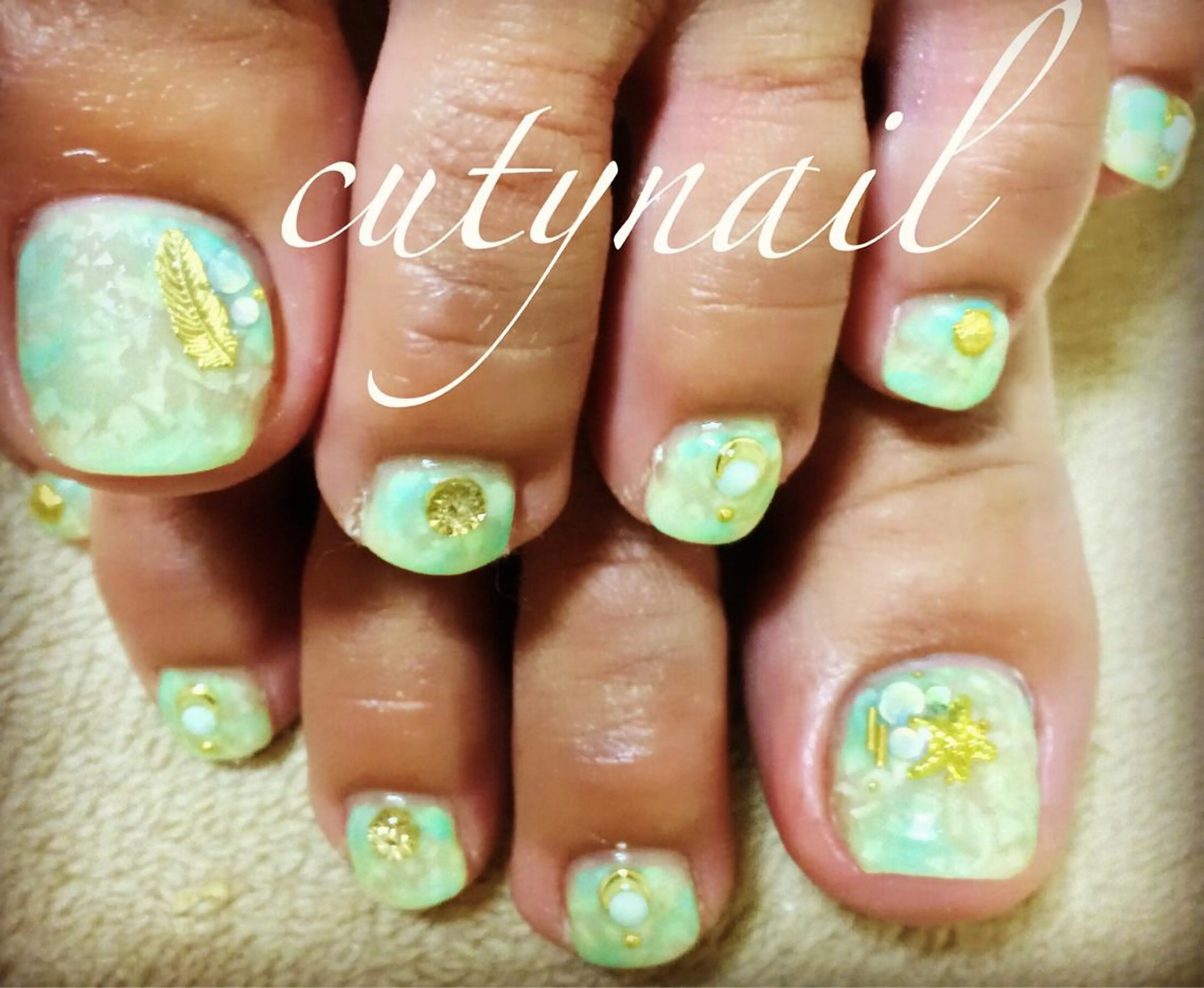 ネイル フットネイル cuty nailのネイルデザイン