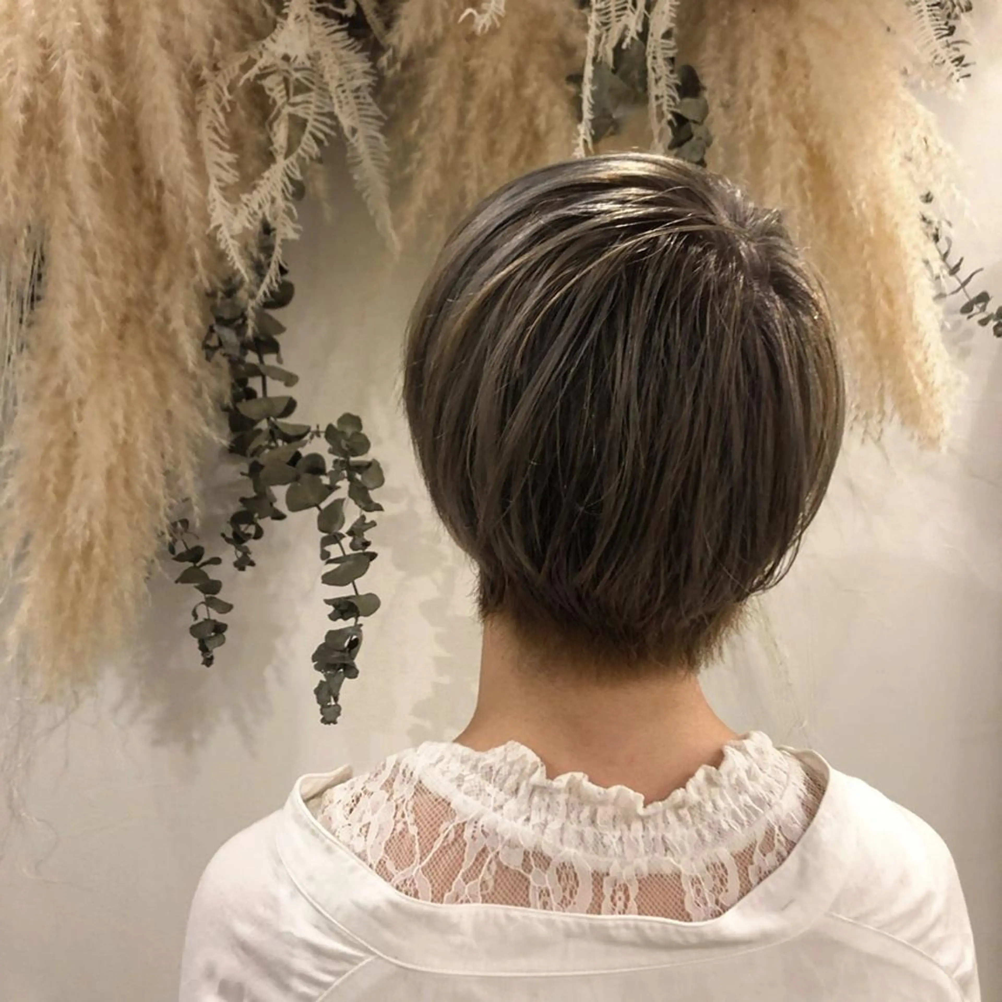 ショート カラー ヘアアレンジ ブリーチ シルバー 髪の悩みを解決！ 那須達敦のヘアスタイル