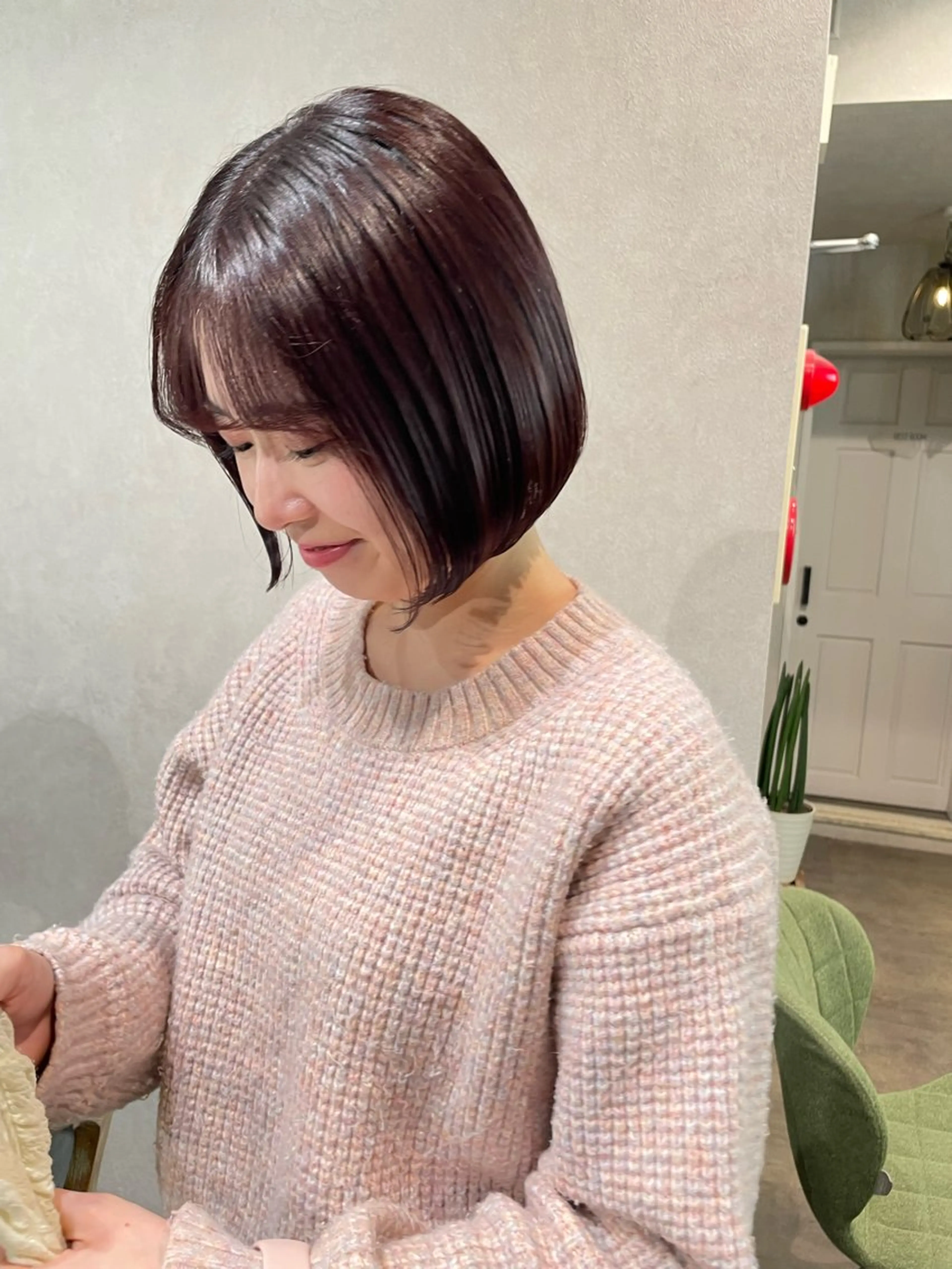 ミディアム カラー 切りっぱなしボブ ブリーチ ラベンダーカラー ブリーチなしカラー ピンクカラー カット ヘアカラー トリートメント ナチュラル透明感🌱 小山美樹子のヘアスタイル