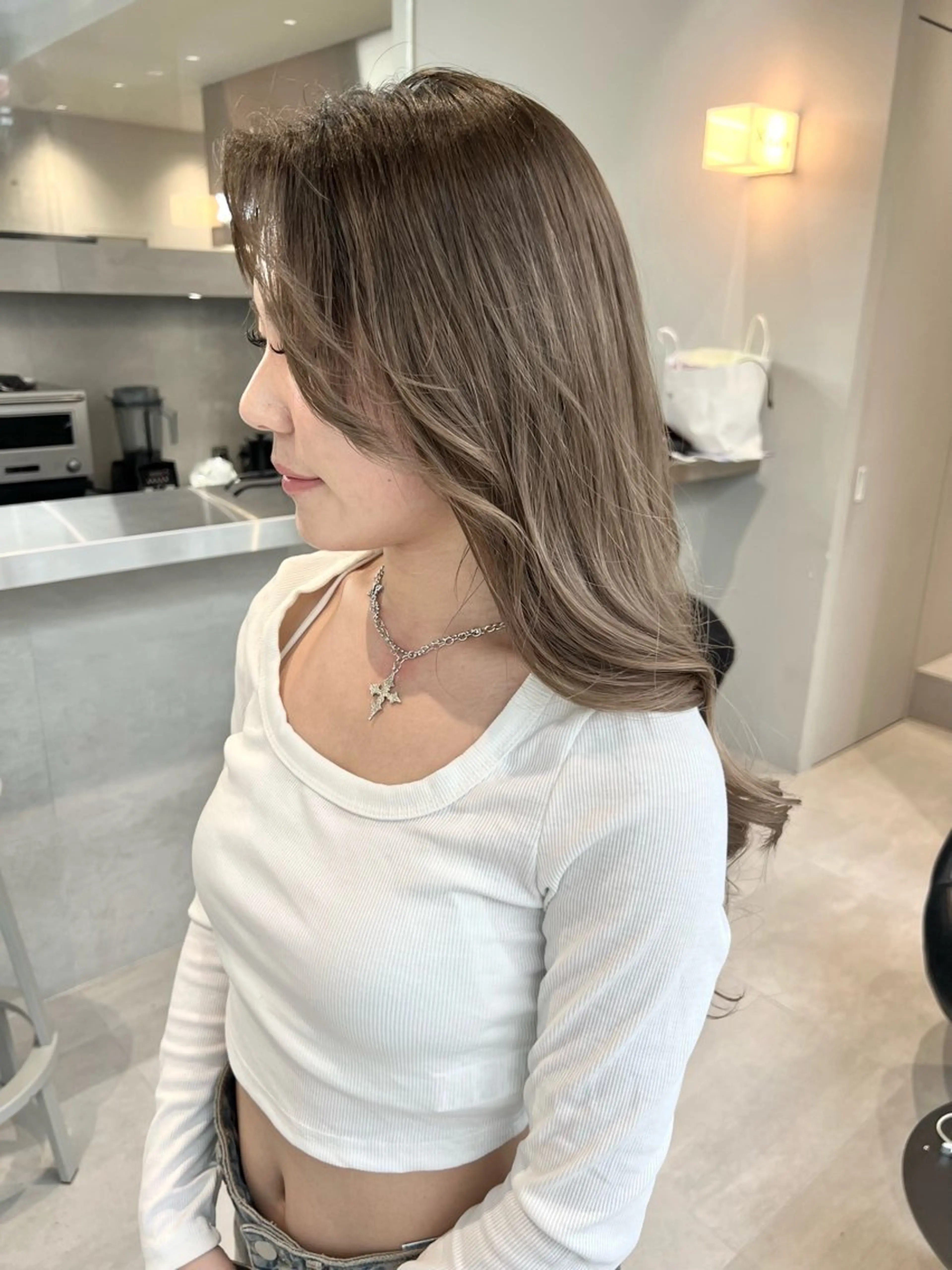 セミロング カラー グラデーションカラー グレージュ カット ヘアカラー トリートメント 当日予約OK レイヤーカット/艶髪のヘアスタイル