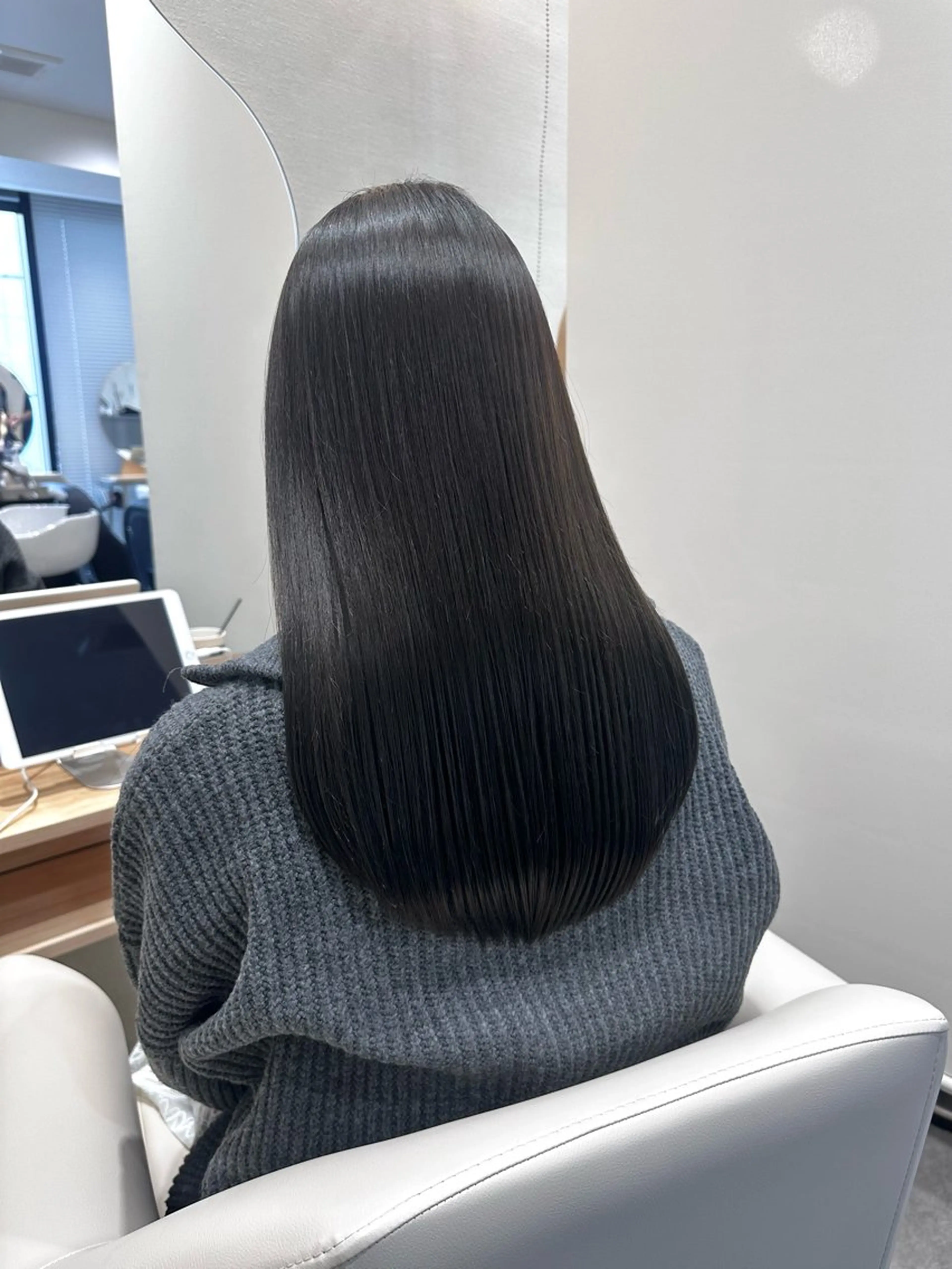 セミロング カラー ブリーチ グレージュ ブリーチなしカラー オリーブグレージュ オリーブグレー ヘアカラー トリートメント LUMO所属・矢野 晃平のヘアスタイル
