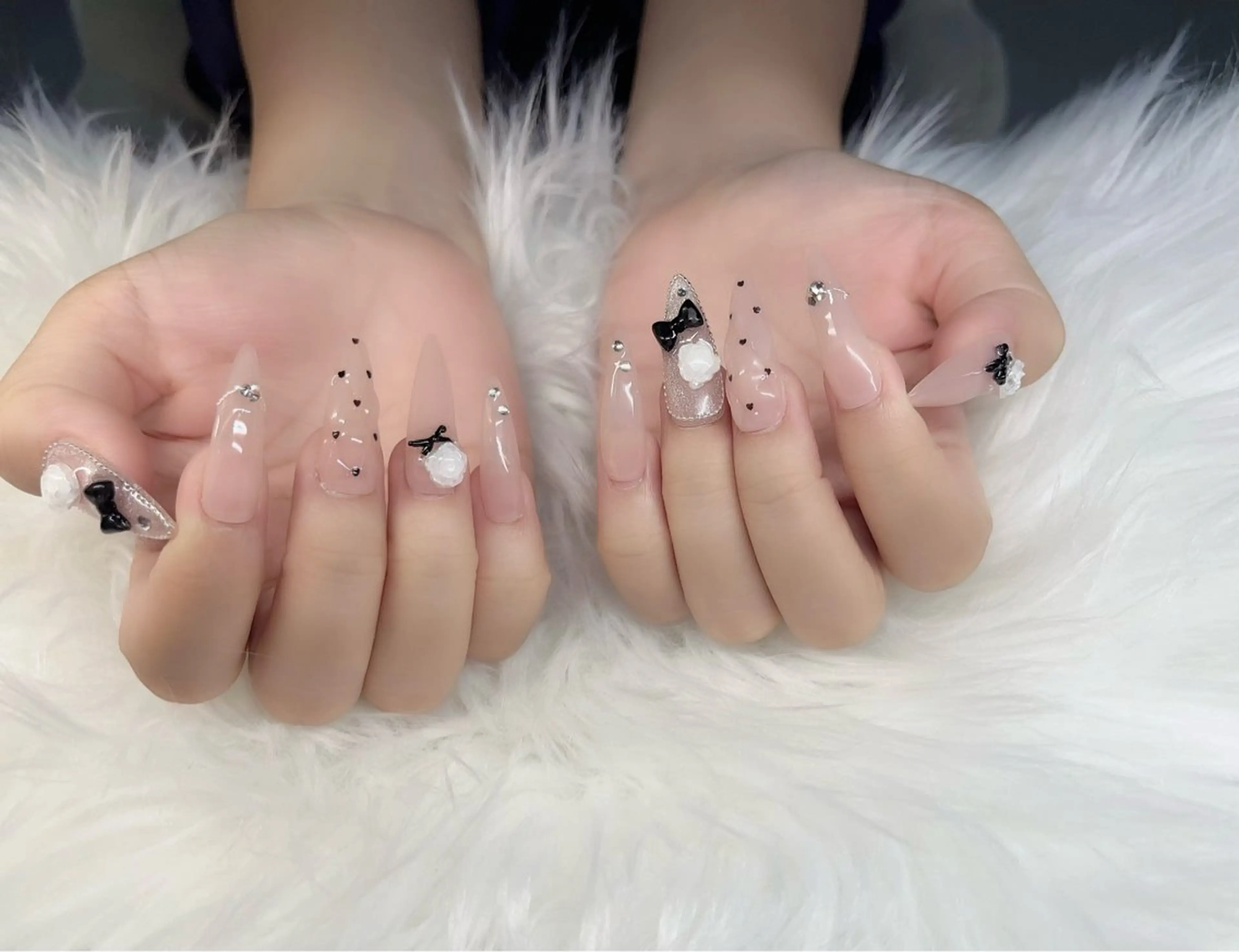 ネイル フレンチネイル キラキラネイル マグネットネイル ミラーネイル ニュアンスネイル ハンドネイル Lyn TA Nailのネイルデザイン