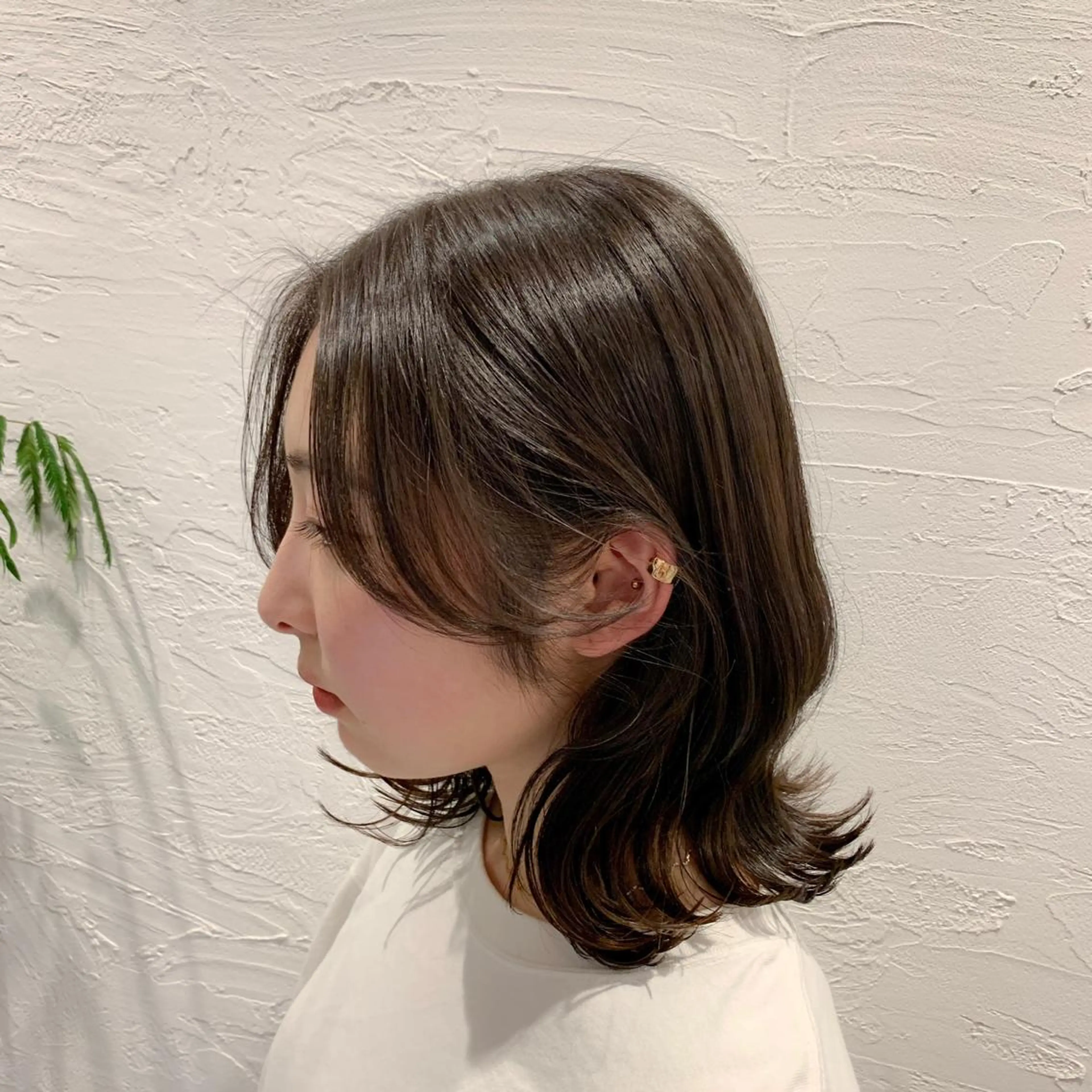 ミディアム くびれヘア 天使の羽バング・フェザーバング 齊藤 優のヘアスタイル