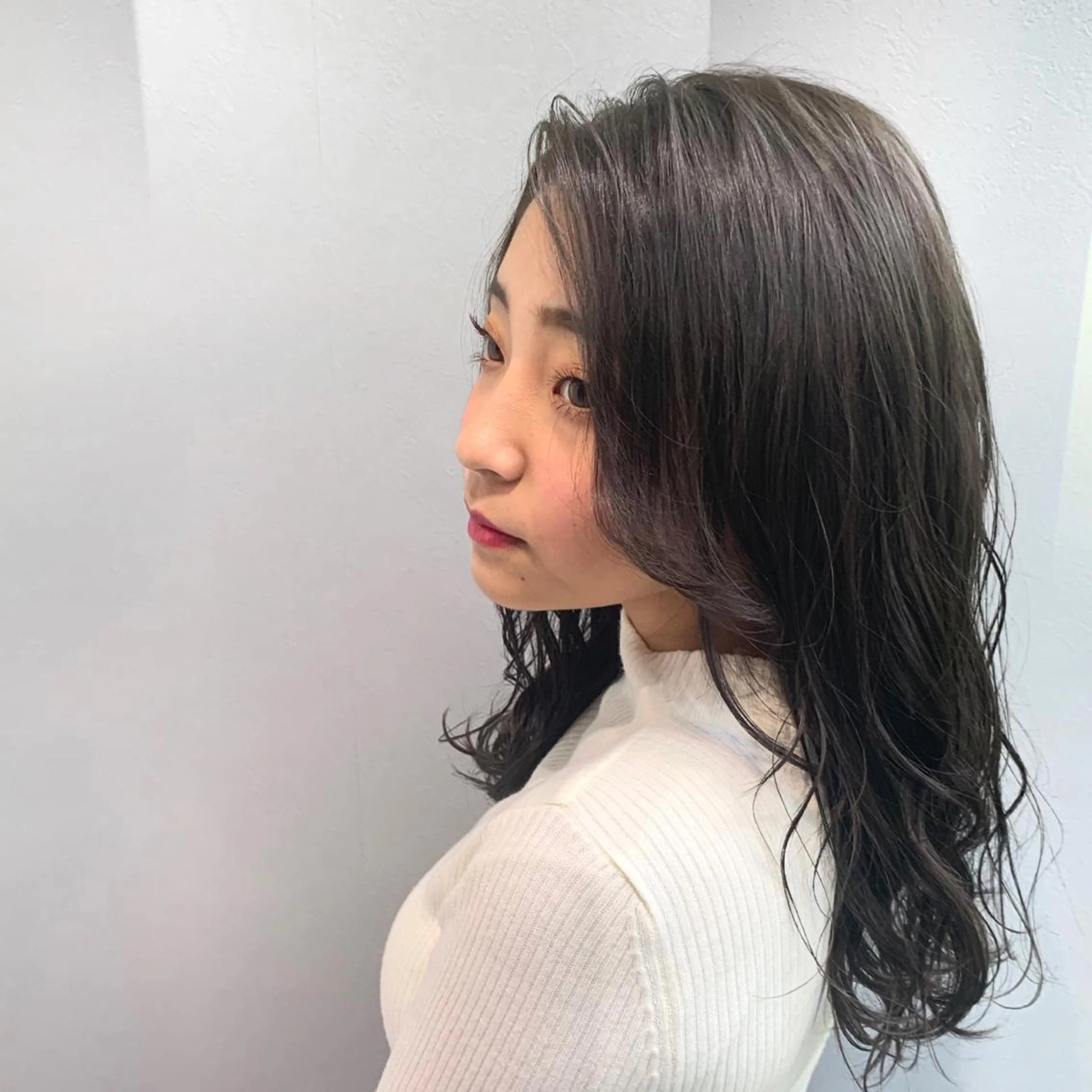 ミディアム 縮毛矯正×再生カラー 特化マネージャー美里のヘアスタイル