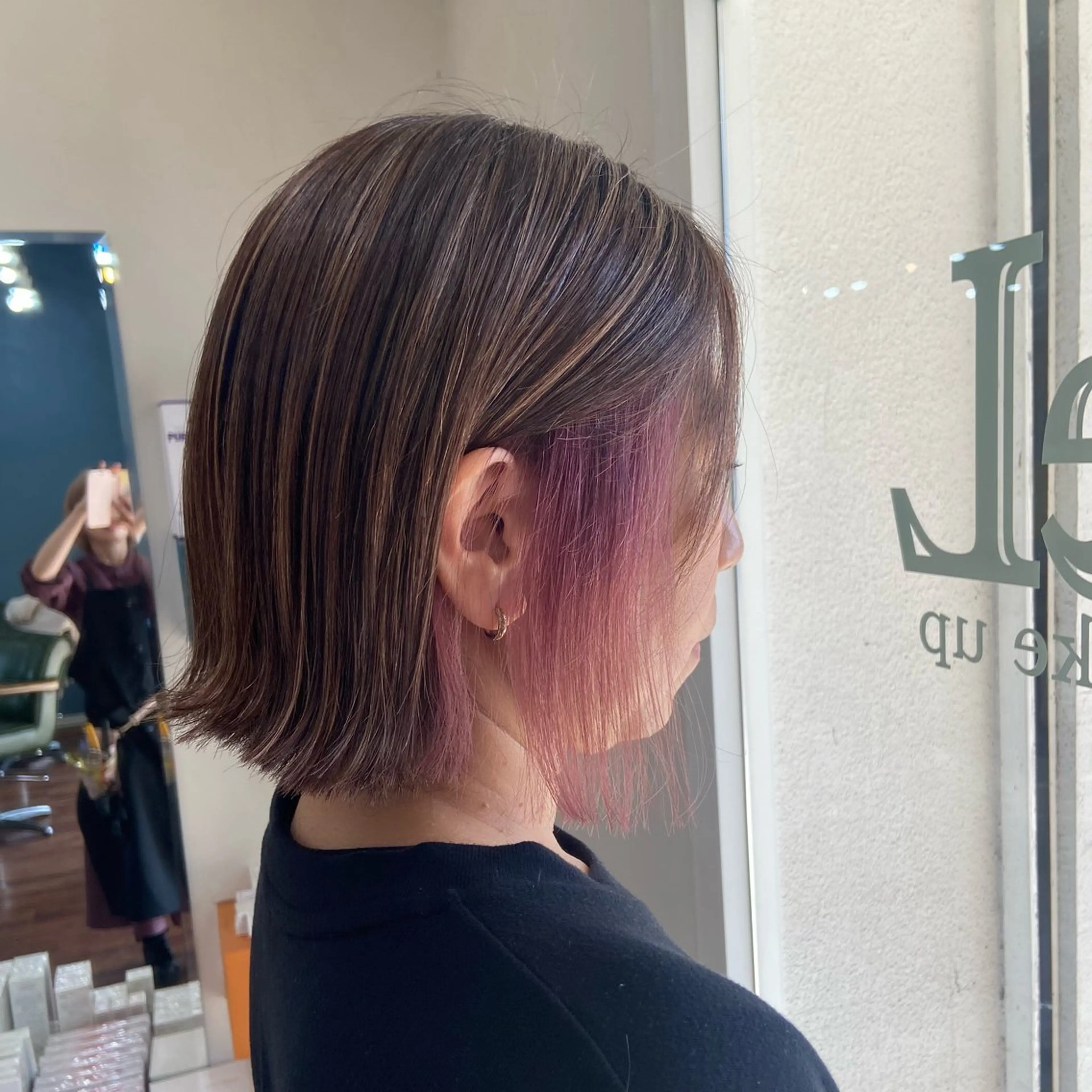 ミディアム カラー イヤリングカラー ハイライトカラー ハイライト カット ヘアカラー トリートメント 伏見稲荷/髪質改善/ ブリーチ/西川奈穂のヘアスタイル