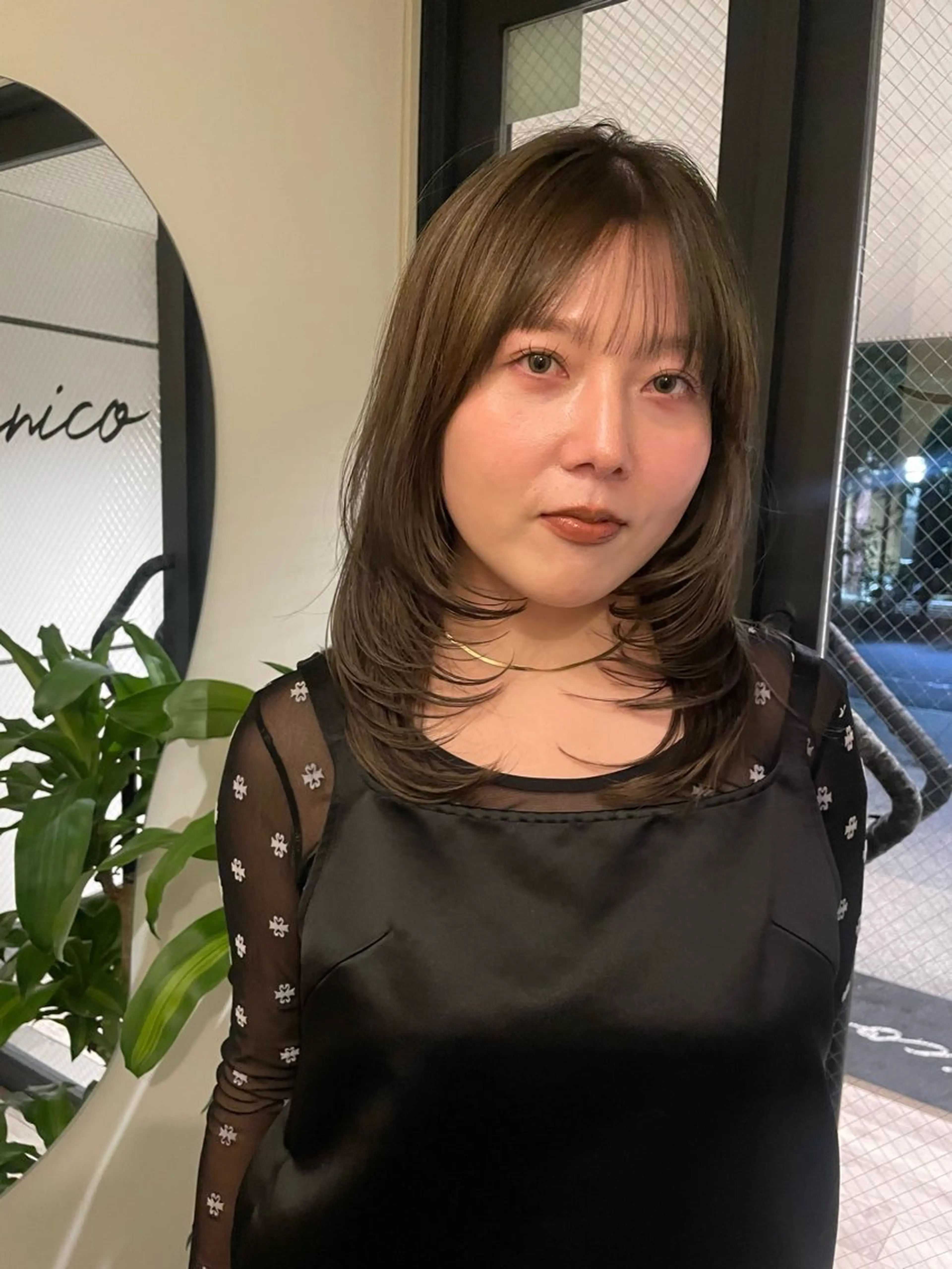 セミロング カラー レイヤーカット カット トリートメント 渋谷 留菜のヘアスタイル