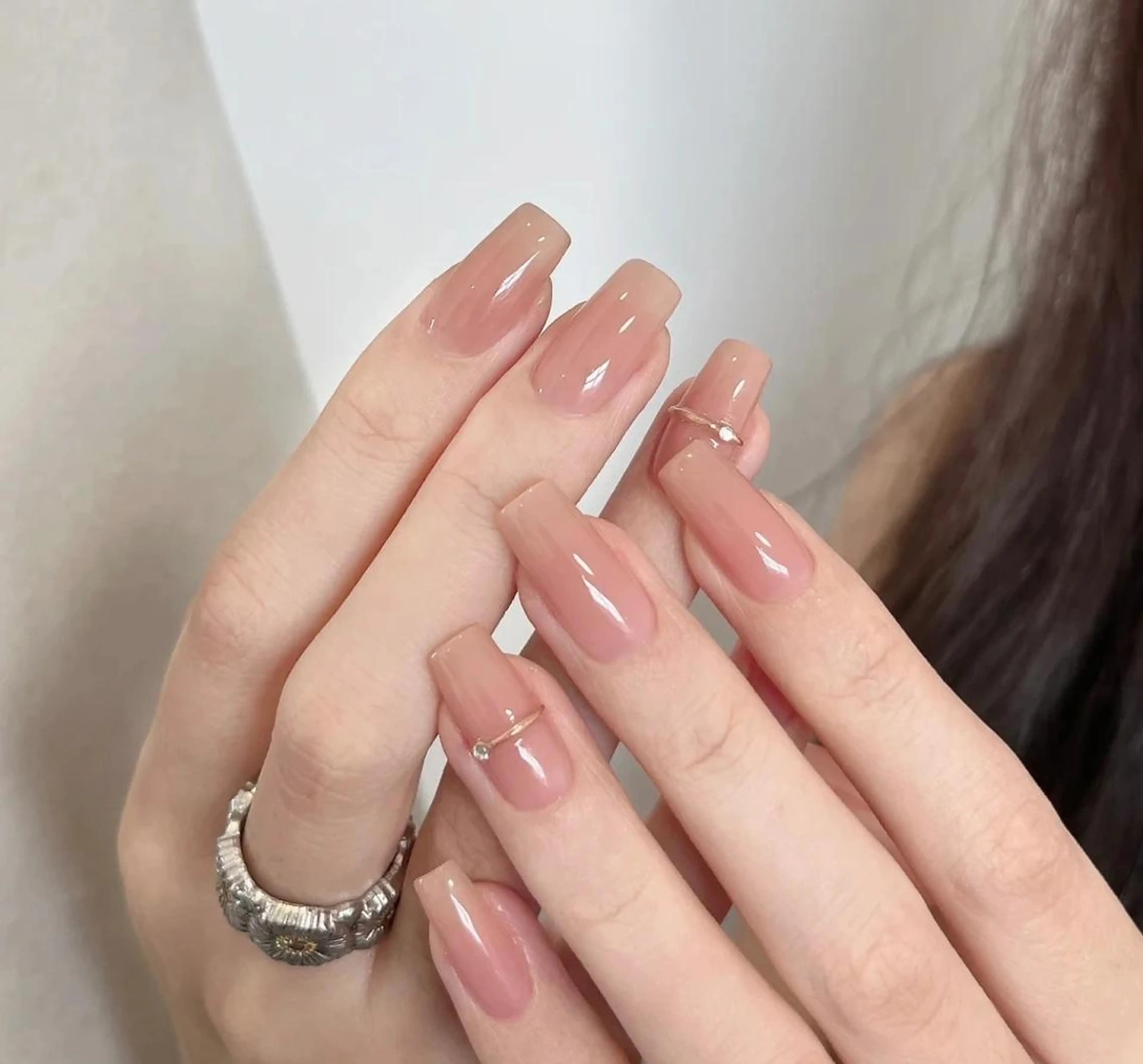 ネイル 長さ出し ネイルチップ Queens テイのネイルデザイン