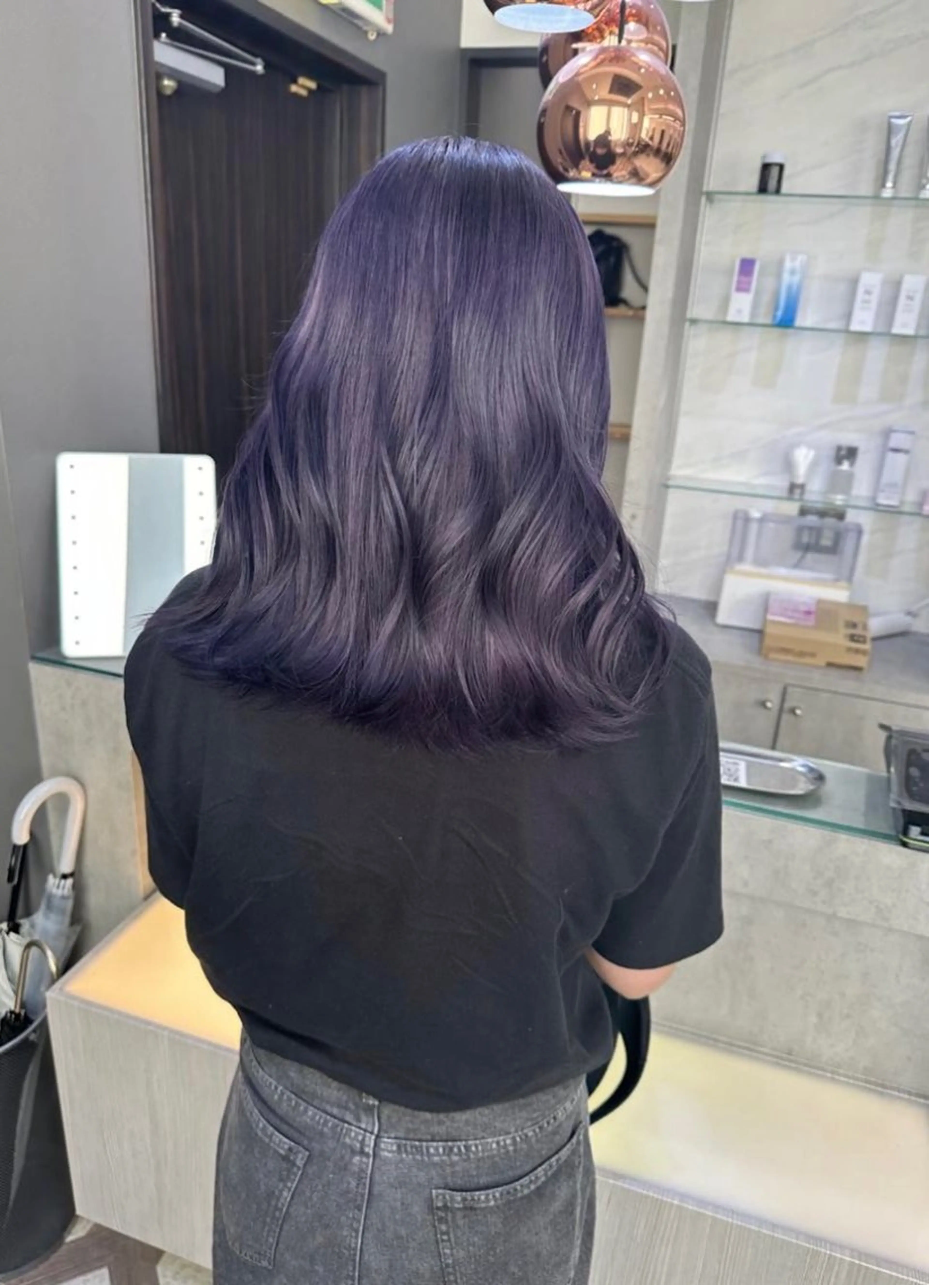 セミロング noa 寒色系カラーブリーチのヘアスタイル