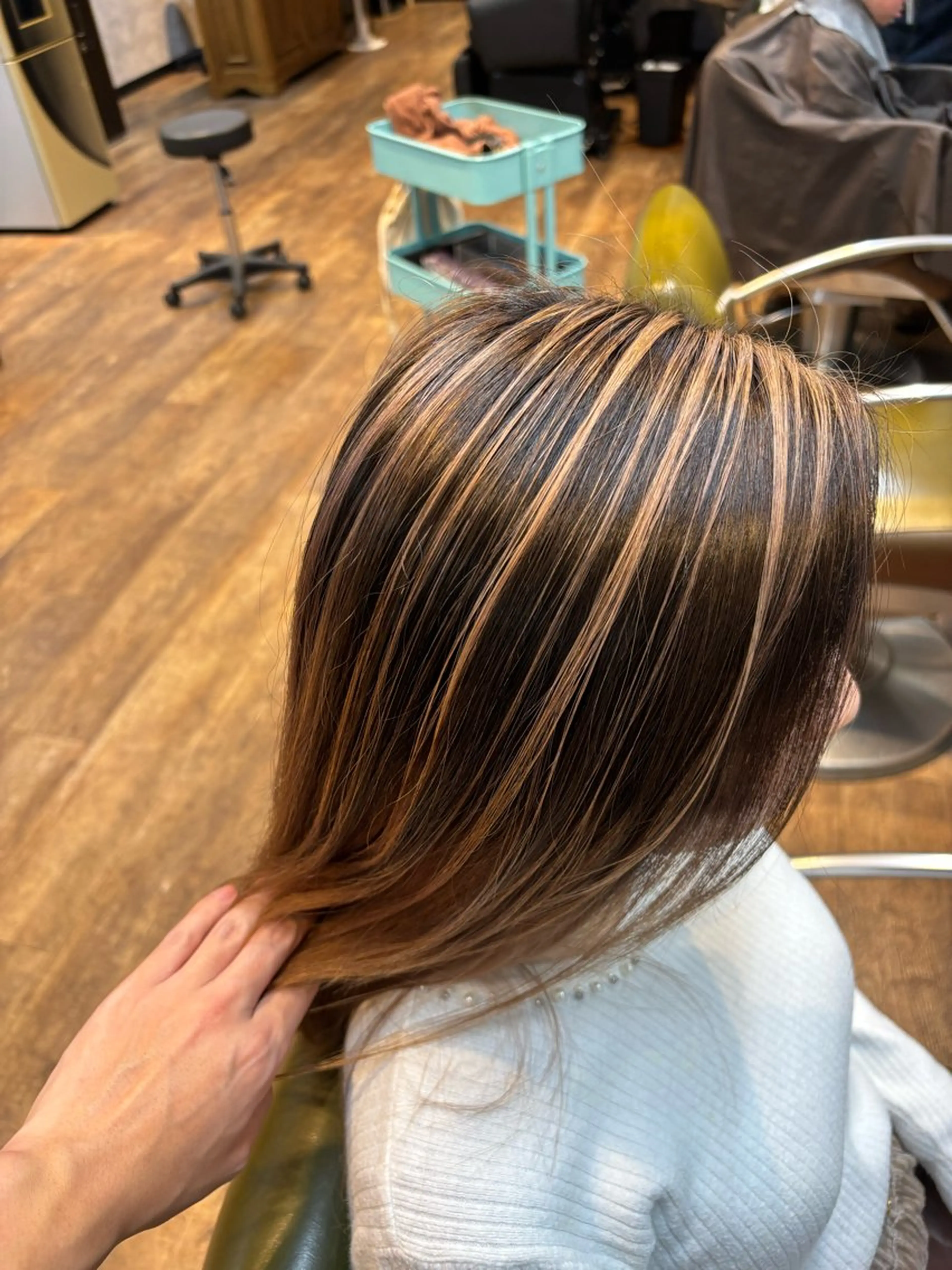 ミディアム カラー バレイヤージュ ベージュカラー レイヤーカット ヘアカラー トリートメント 松井 敬太郎のヘアスタイル