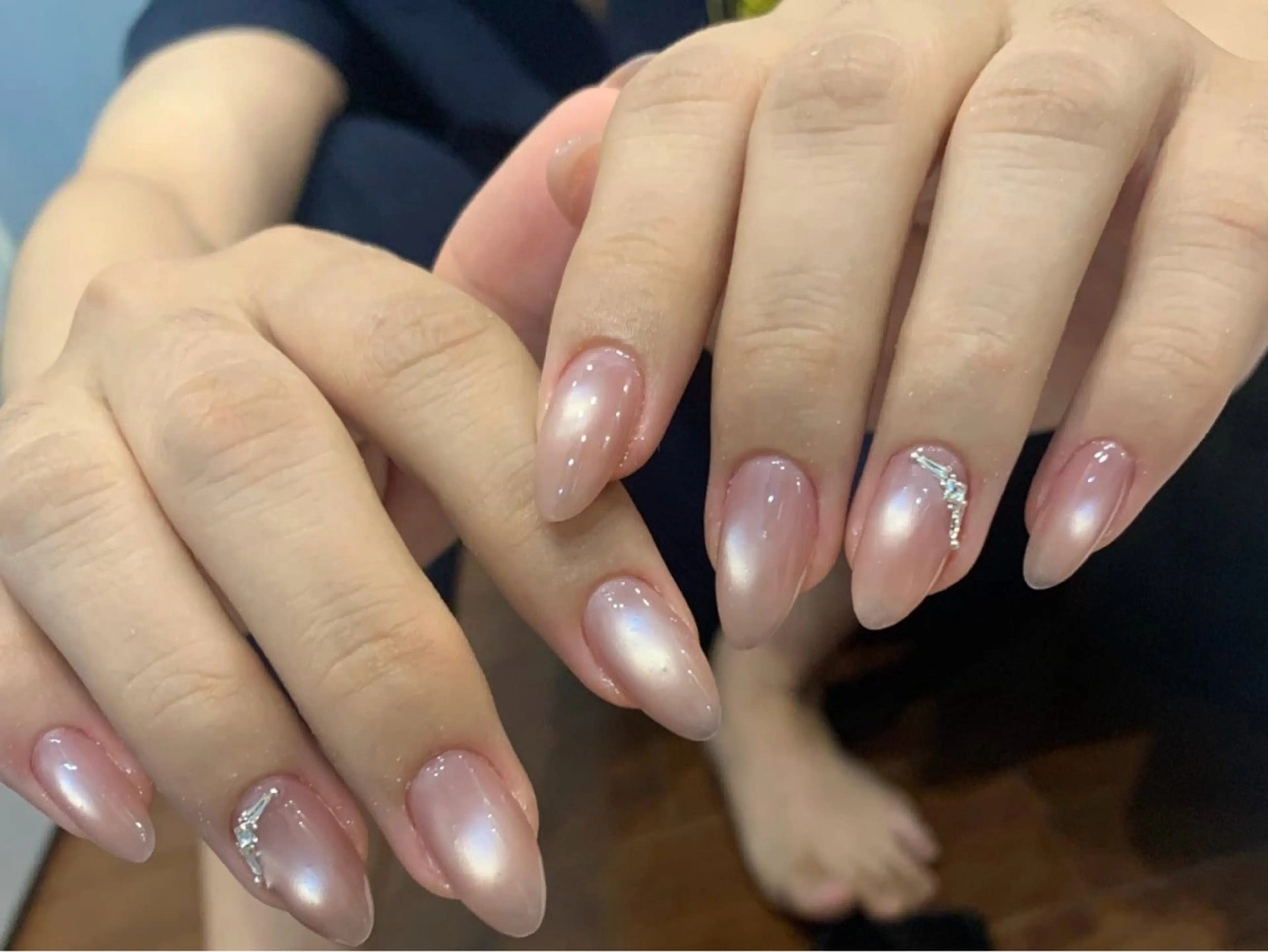 ネイル 長さ出し フレンチネイル ジェルネイル ガラスフレンチ 韓国ネイル ハンドネイル Minette nail所属・Minette nailHuongのネイルデザイン