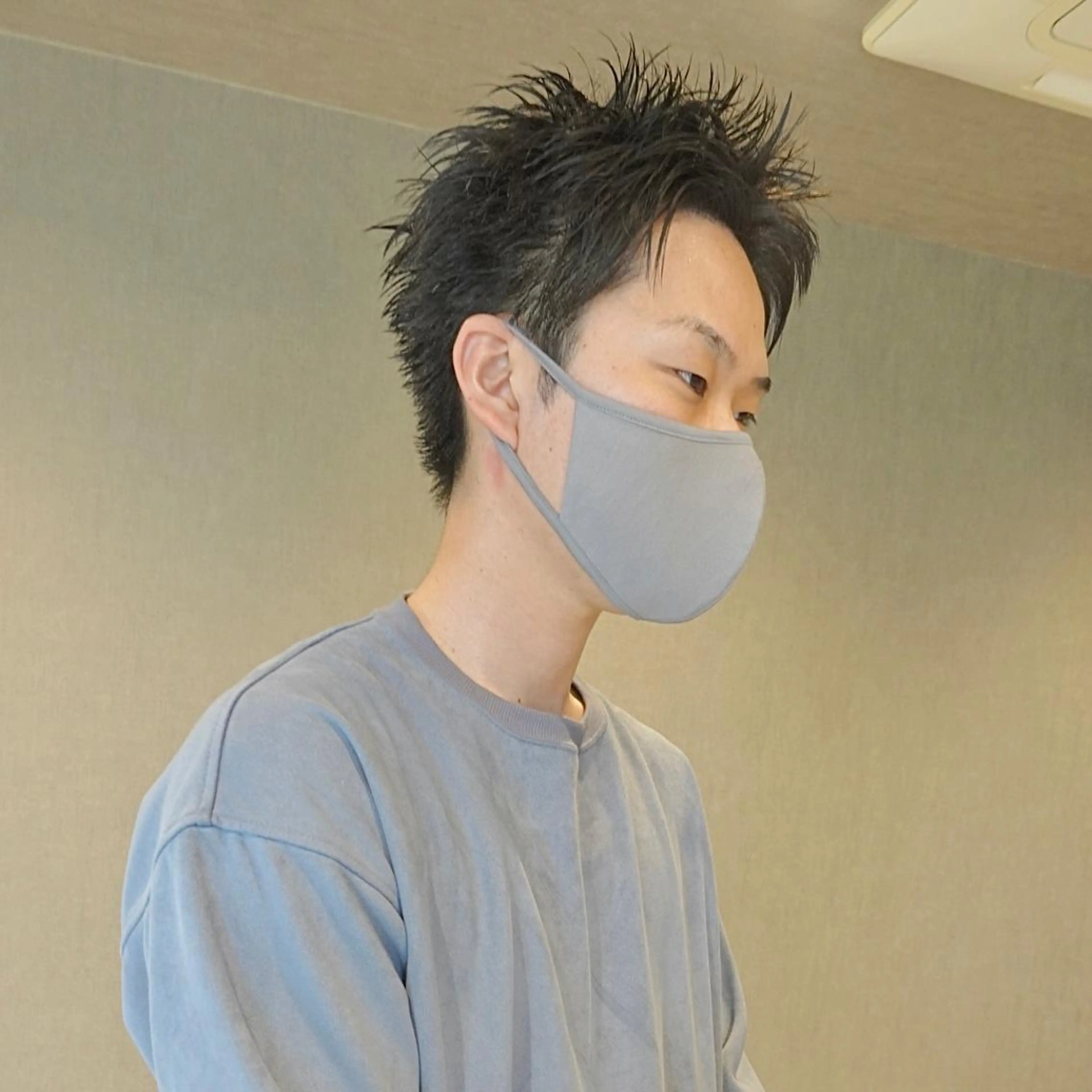 メンズ スパイキーショート 刈り上げ メンズカット ヨシカワ タツキのヘアスタイル