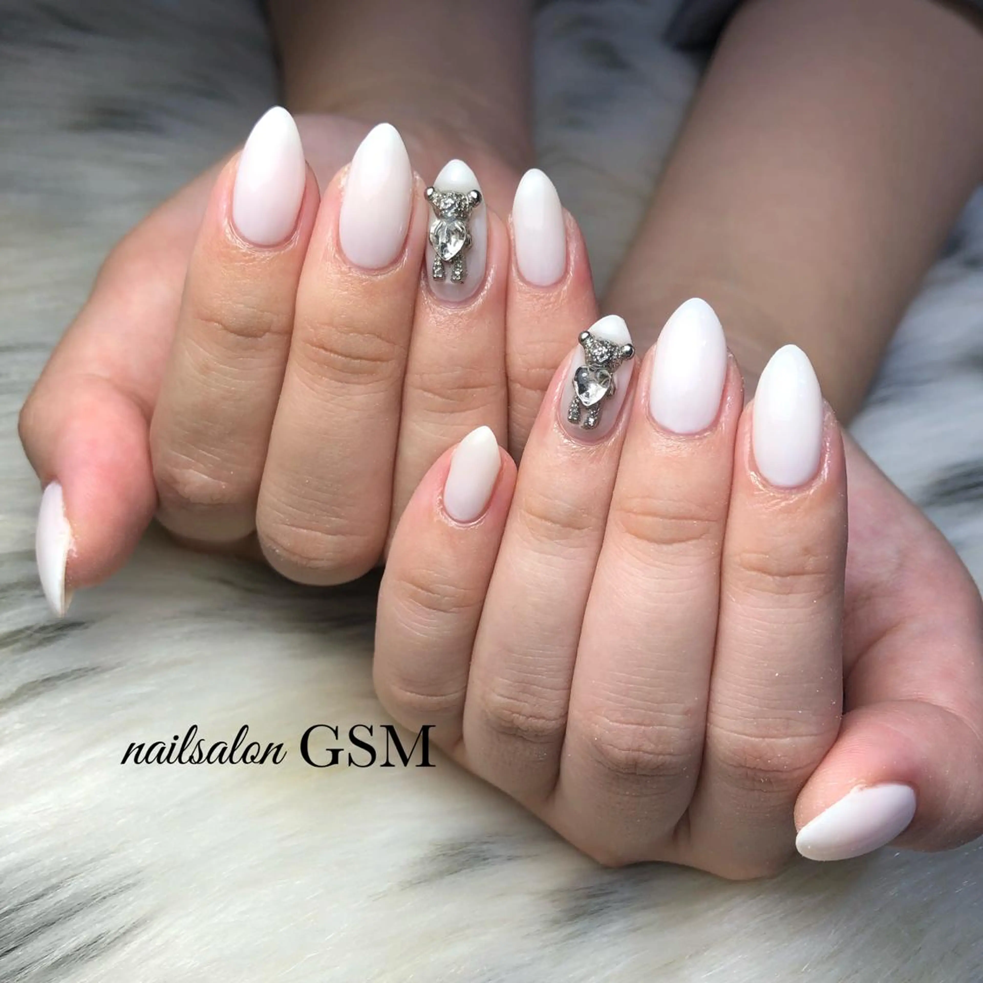 ネイル ワンカラーネイル ホワイト ハンドネイル nail salon GSMのネイルデザイン